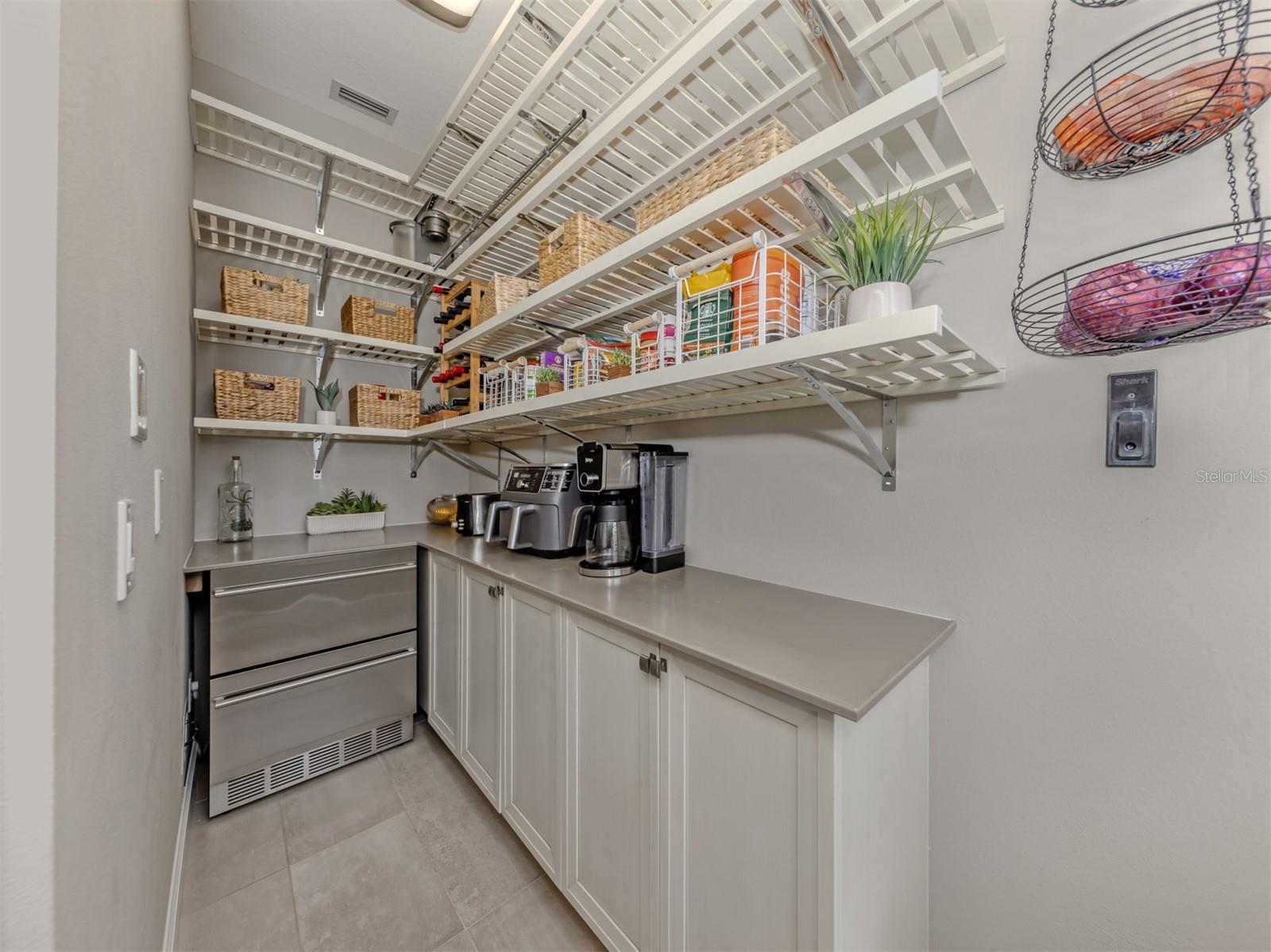 565 FALLBROOK DR — photo 14