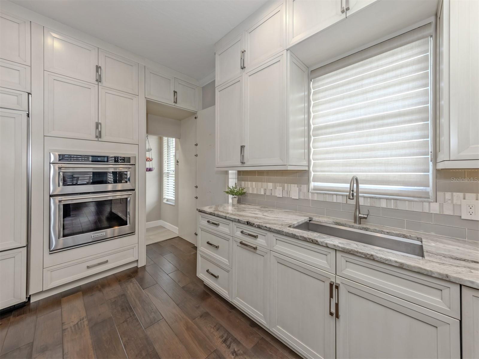 565 FALLBROOK DR — photo 13