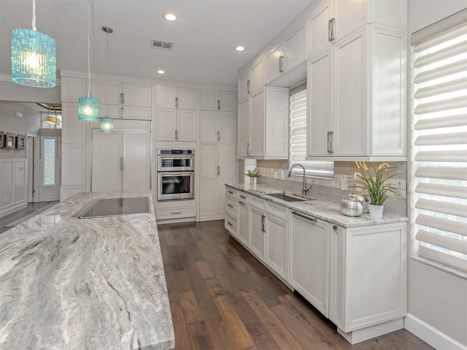 565 FALLBROOK DR — photo 12