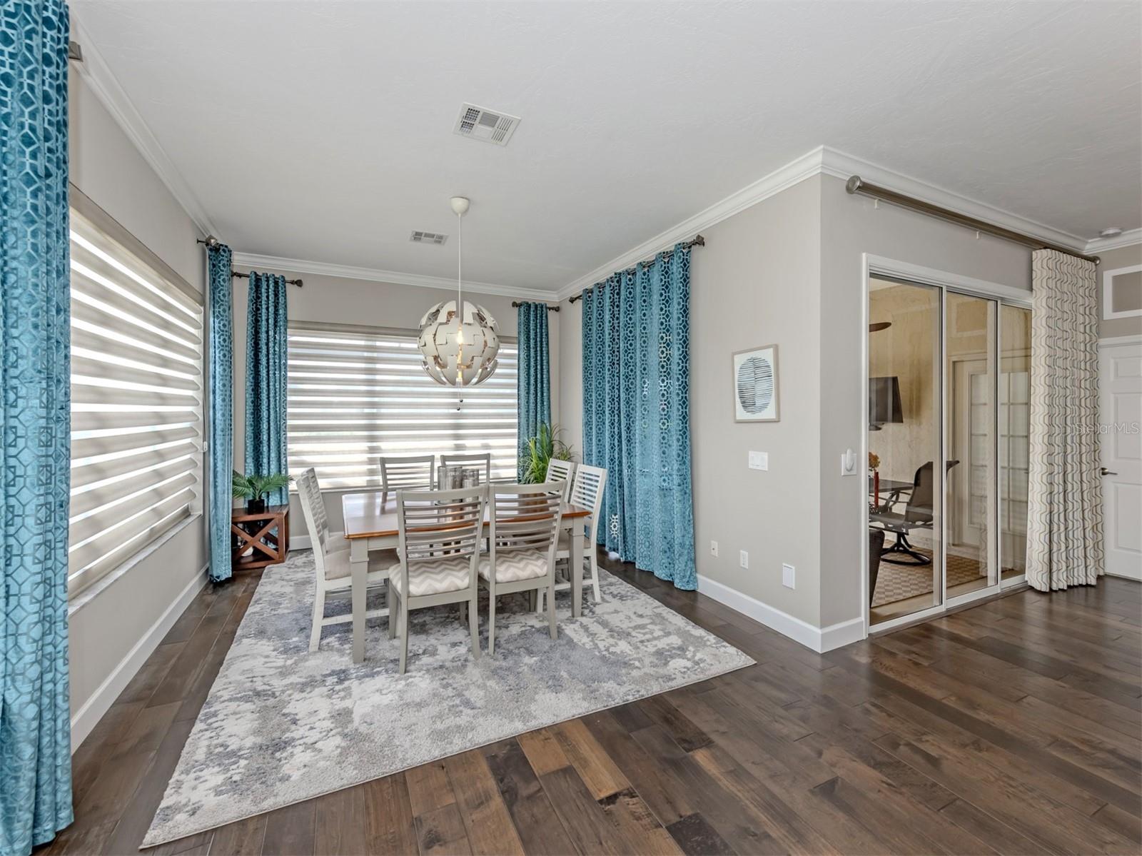565 FALLBROOK DR — photo 16