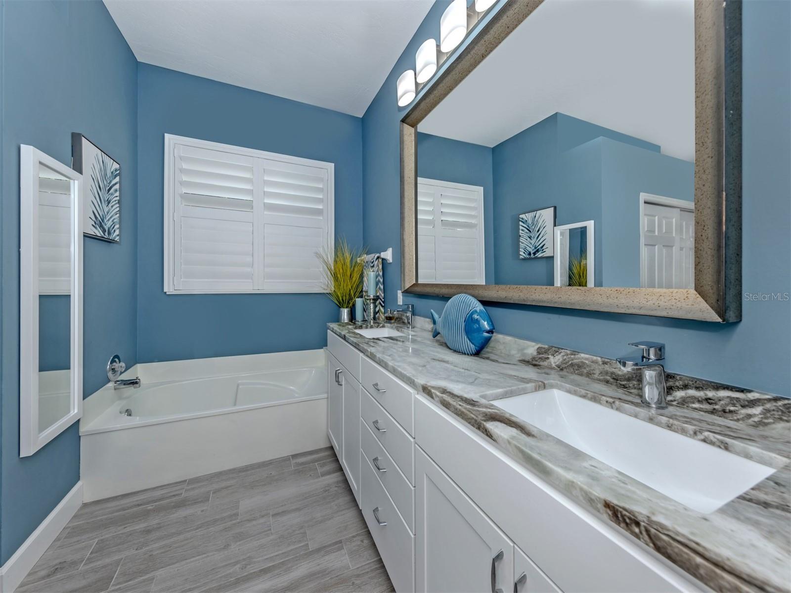565 FALLBROOK DR — photo 21