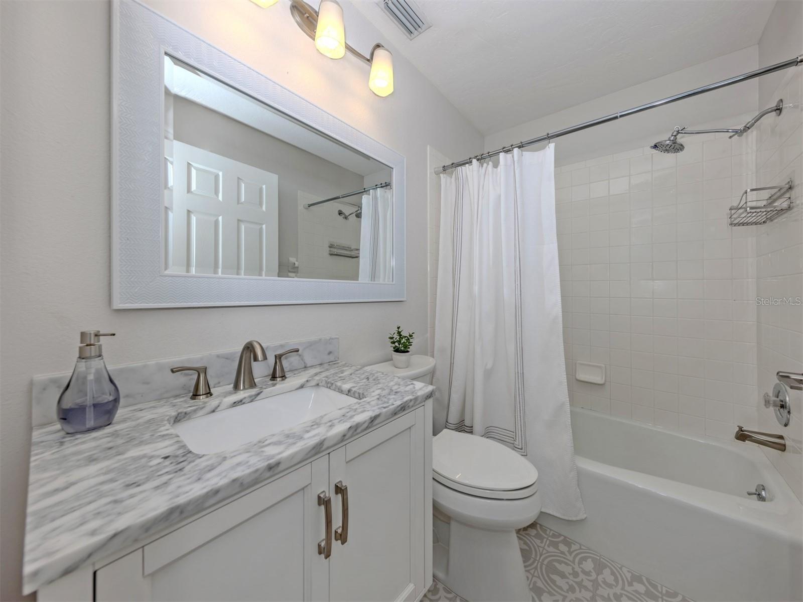 565 FALLBROOK DR — photo 26