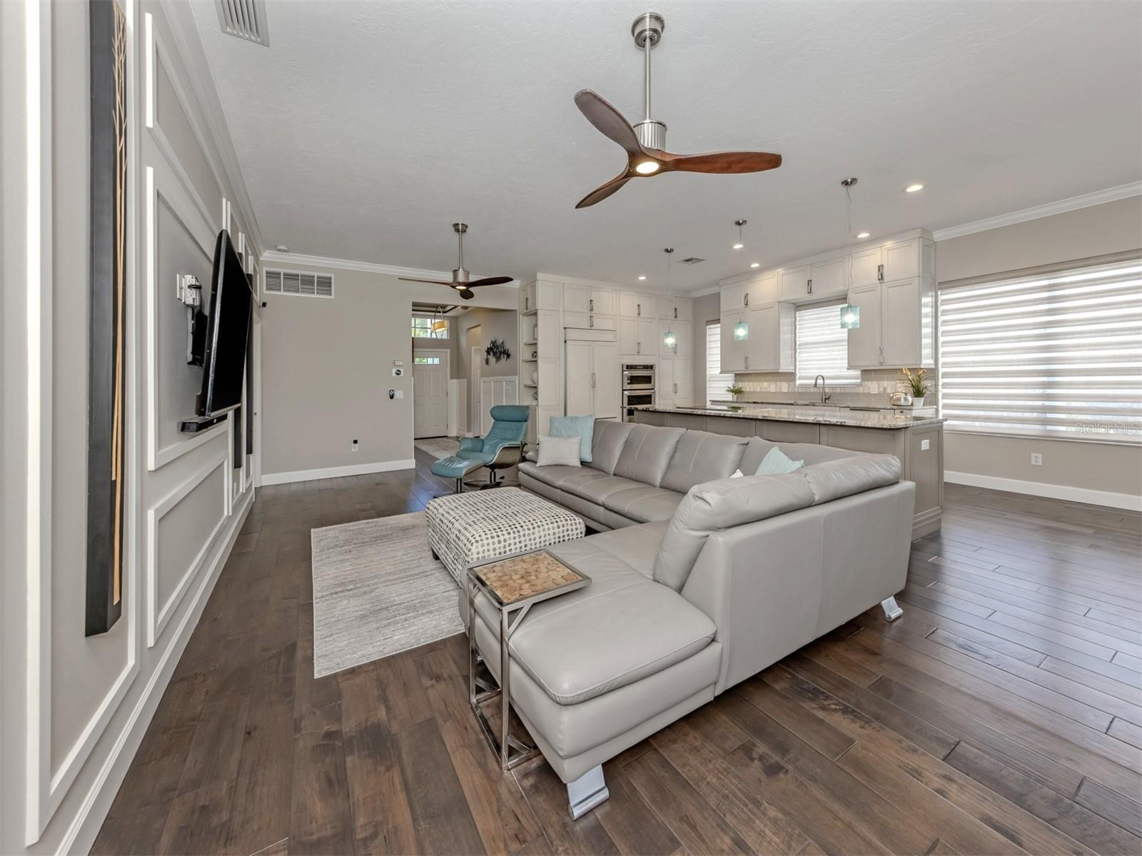 565 FALLBROOK DR — photo 35