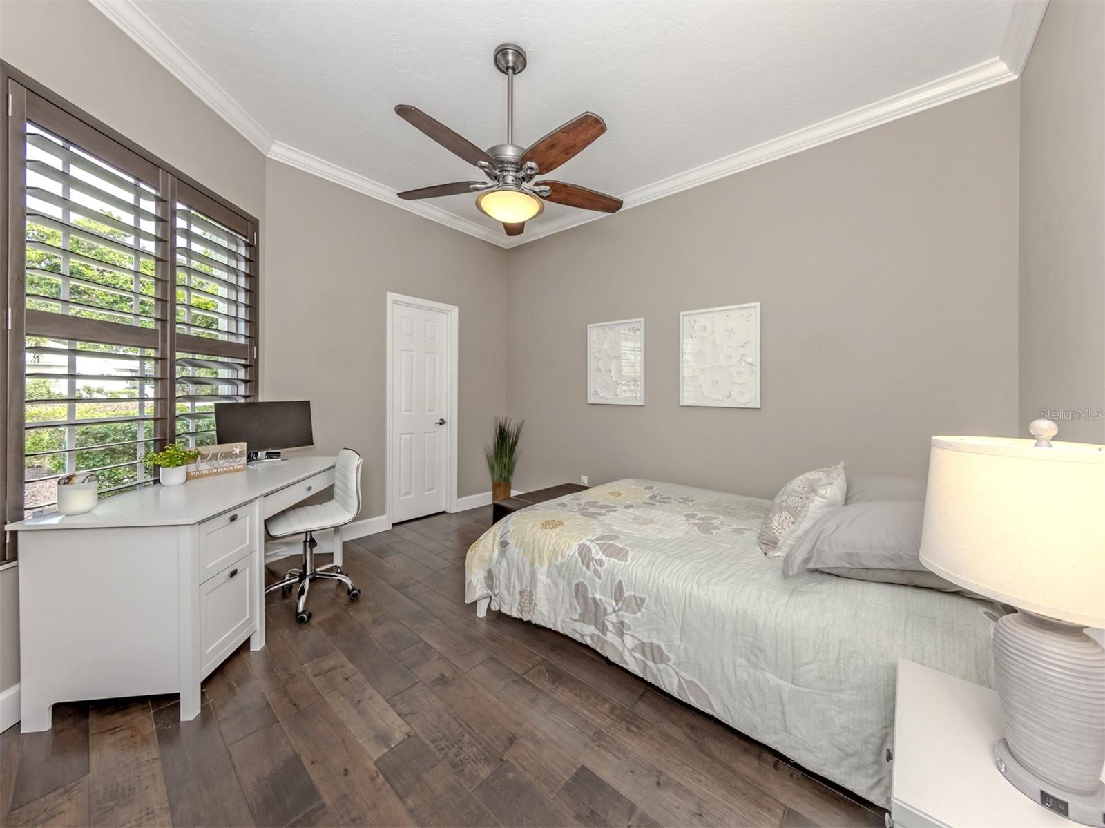 565 FALLBROOK DR — photo 27