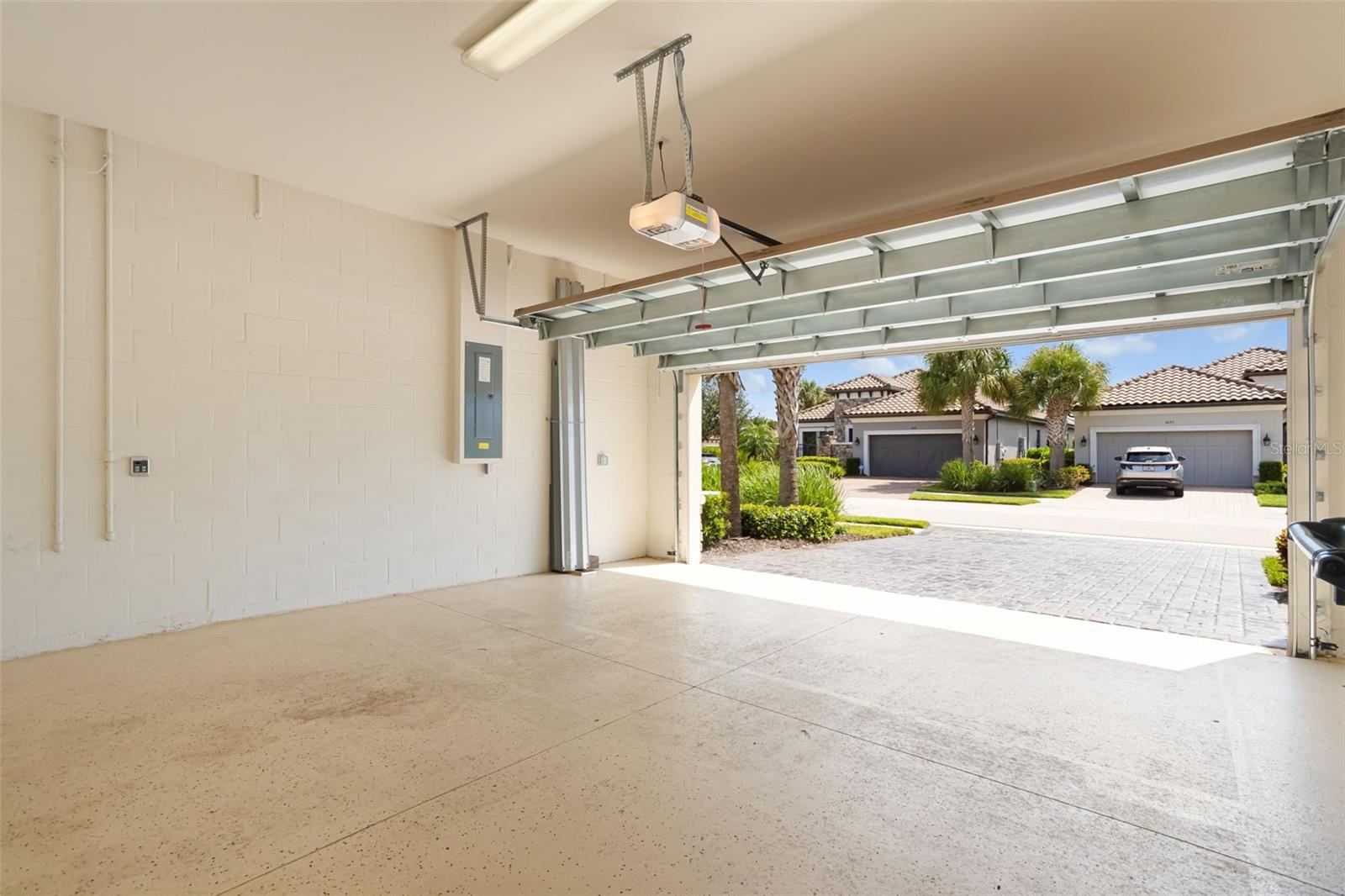 5628 SEMOLINO ST — photo 32
