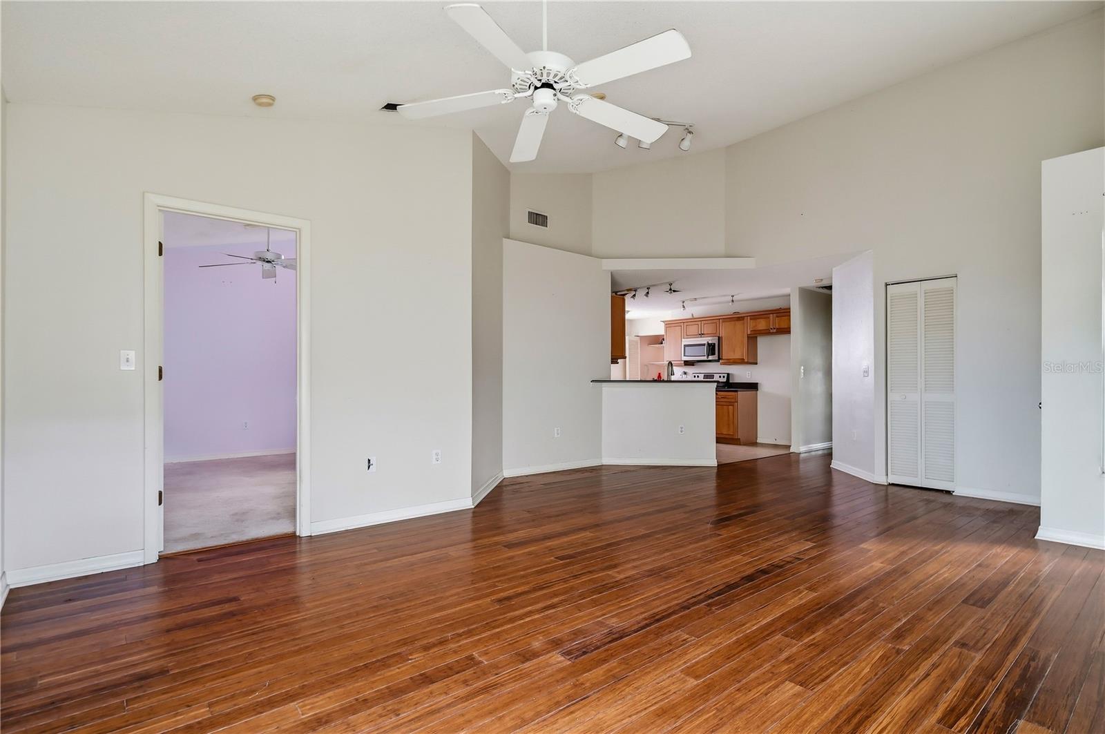 4205 SAINT CLAIR DR — photo 4