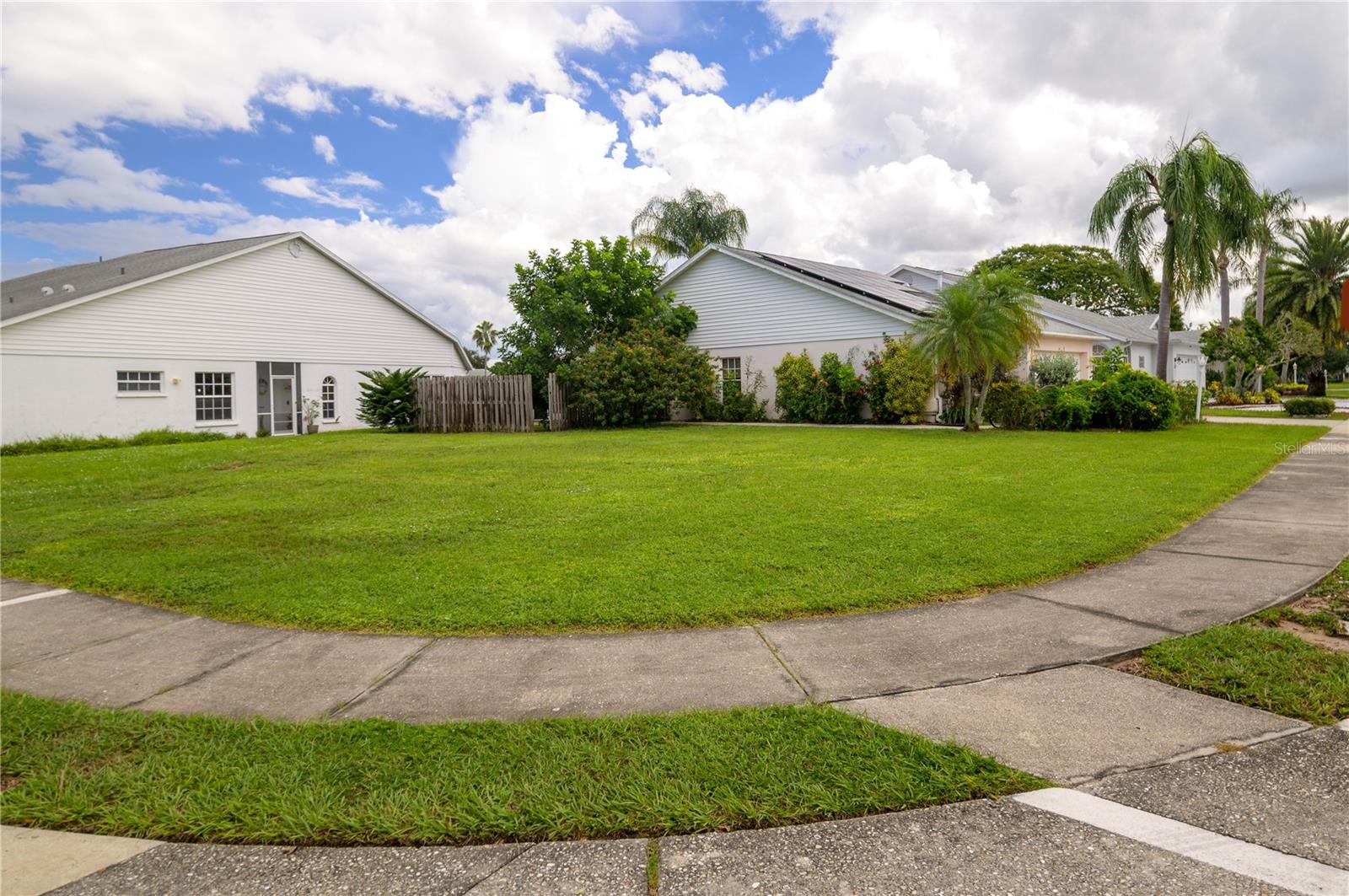 4205 SAINT CLAIR DR — photo 3