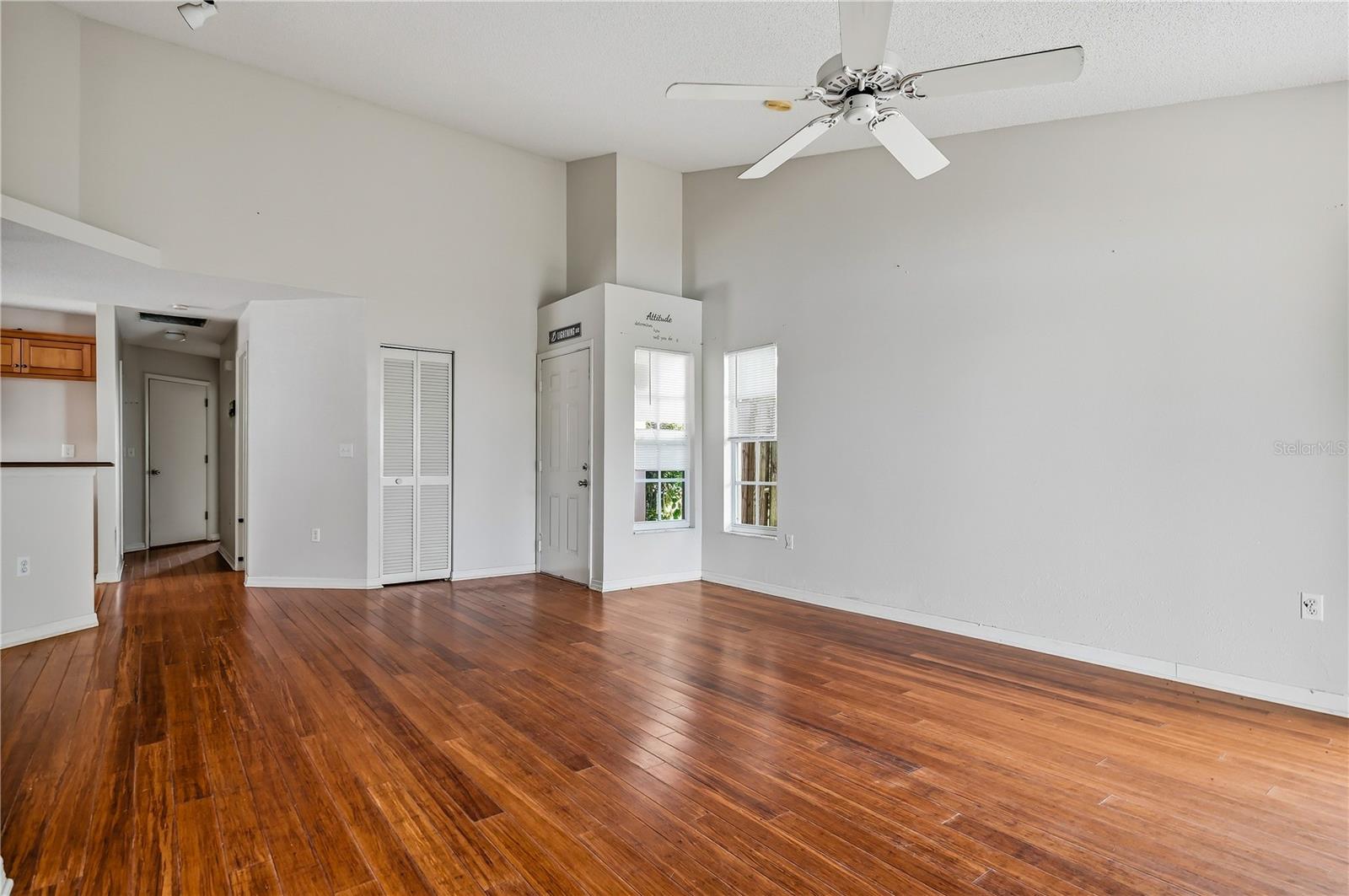 4205 SAINT CLAIR DR — photo 9