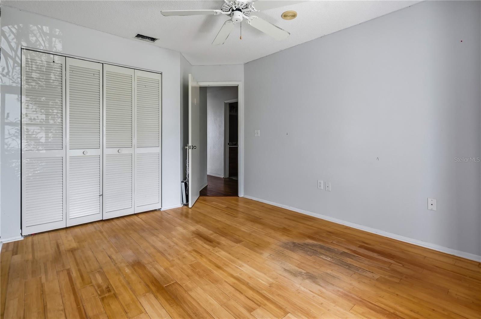 4205 SAINT CLAIR DR — photo 19