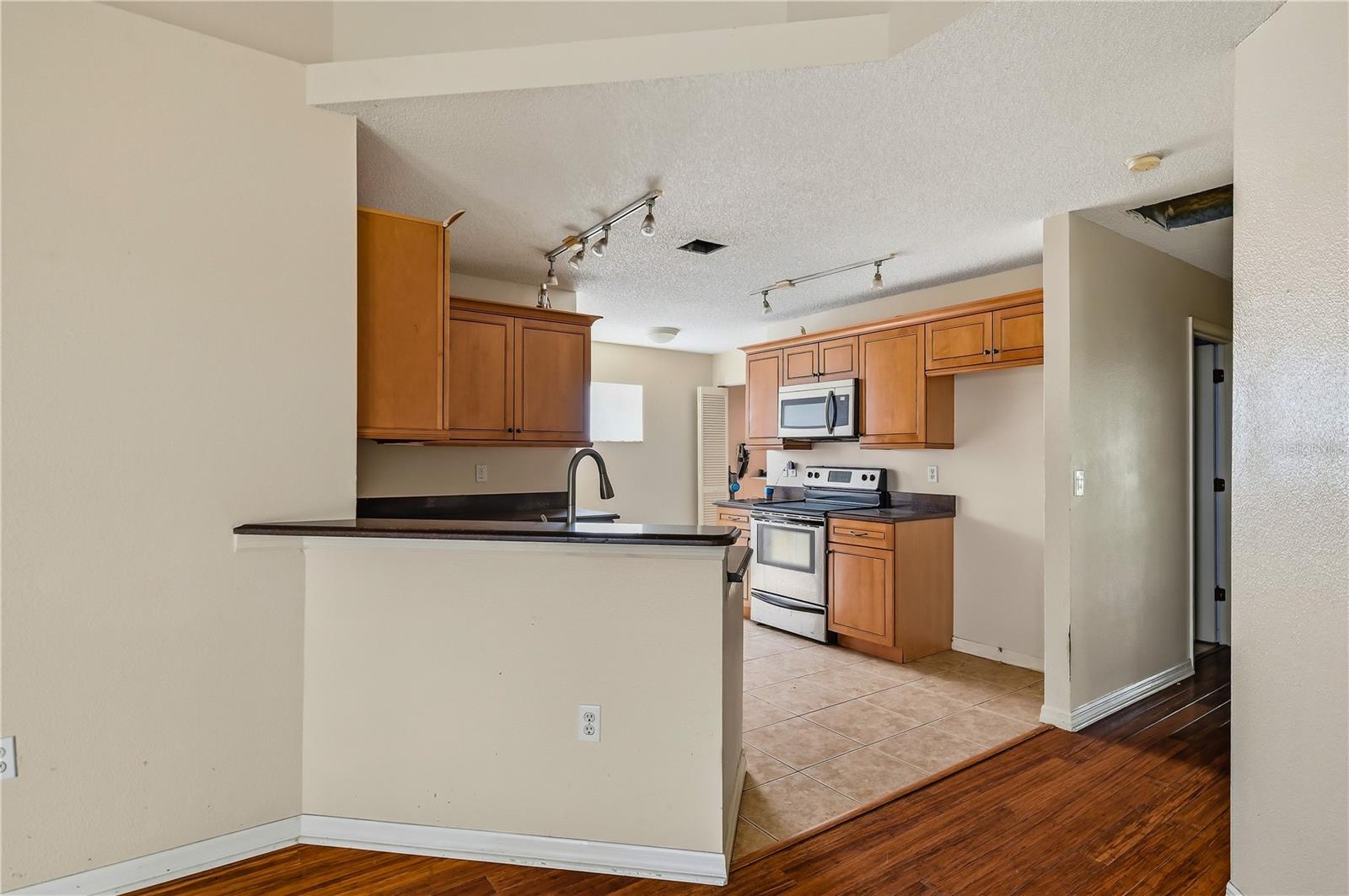 4205 SAINT CLAIR DR — photo 5