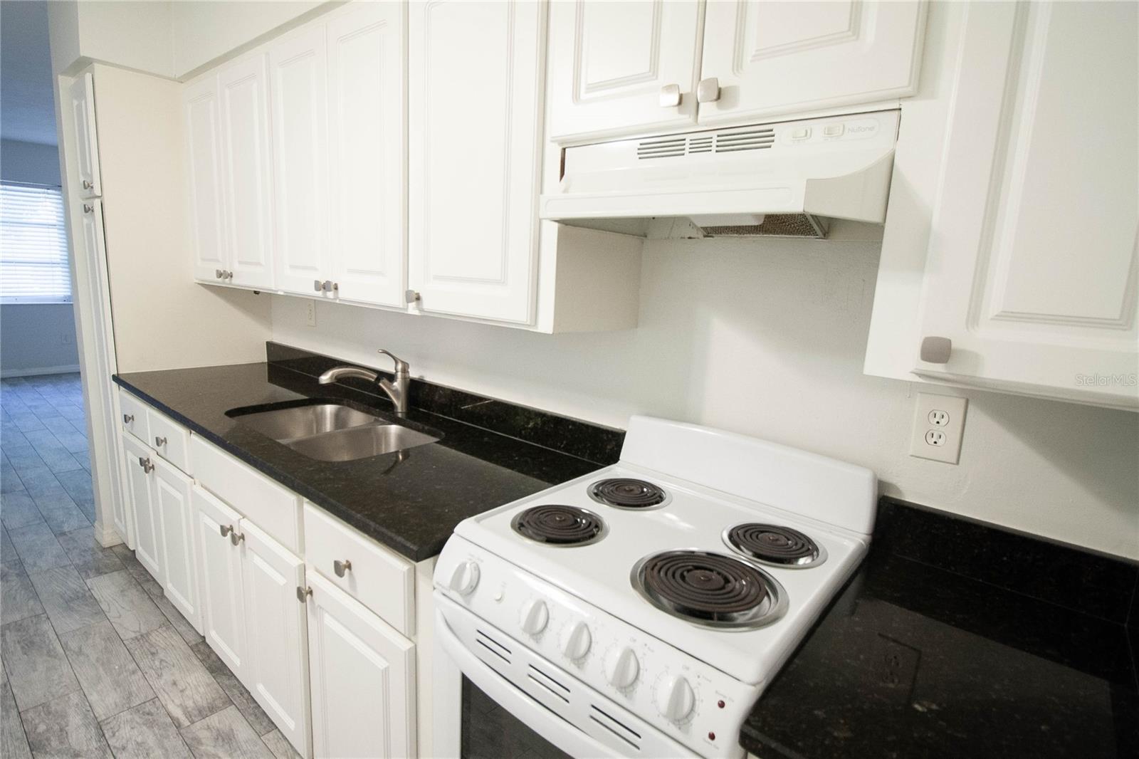 6377 GATEWAY AVE — photo 5