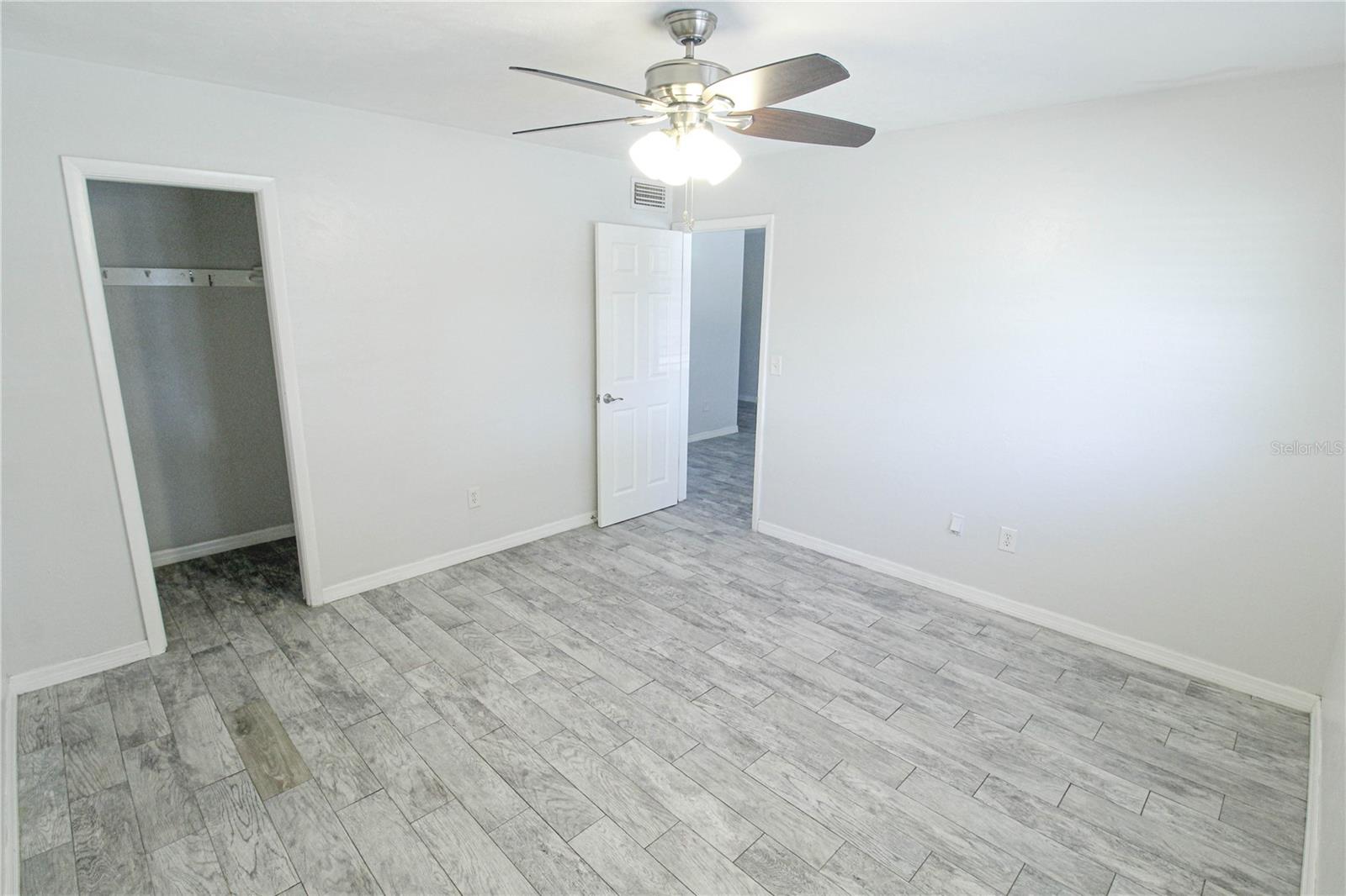 6377 GATEWAY AVE — photo 7