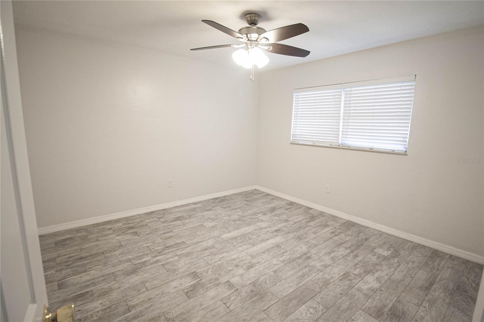 6377 GATEWAY AVE — photo 9