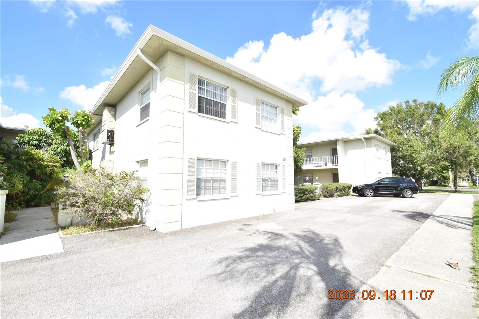 304 DANUBE AVE #8 — photo 2