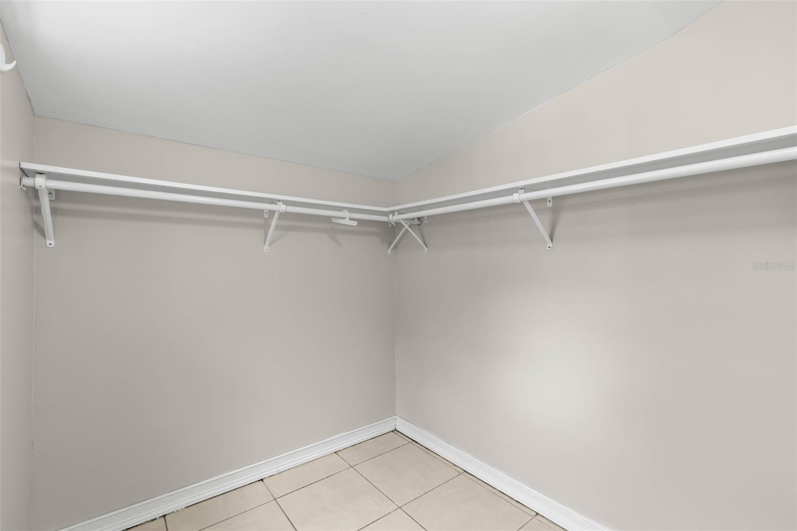 123 N SAFFORD AVE — photo 33