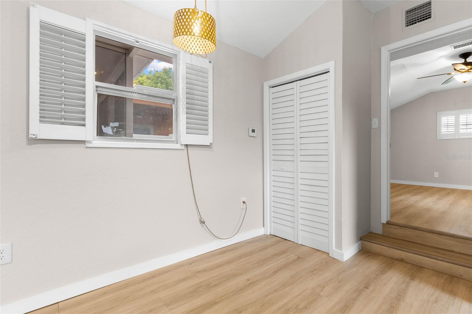 123 N SAFFORD AVE — photo 31