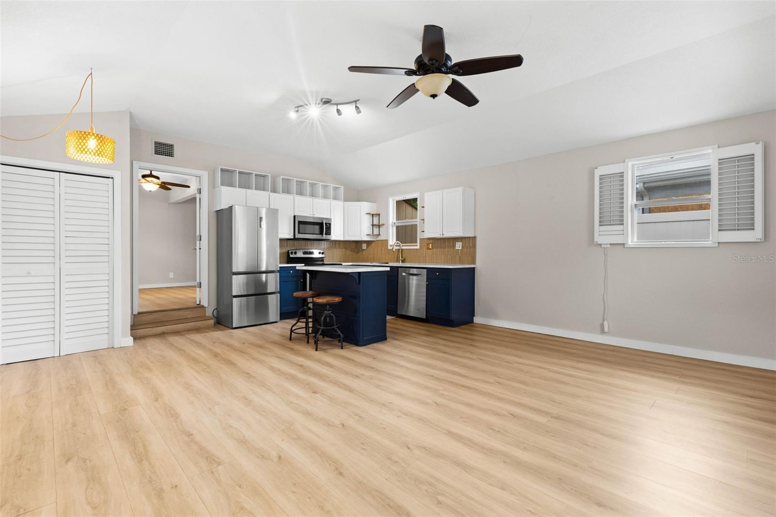123 N SAFFORD AVE — photo 5