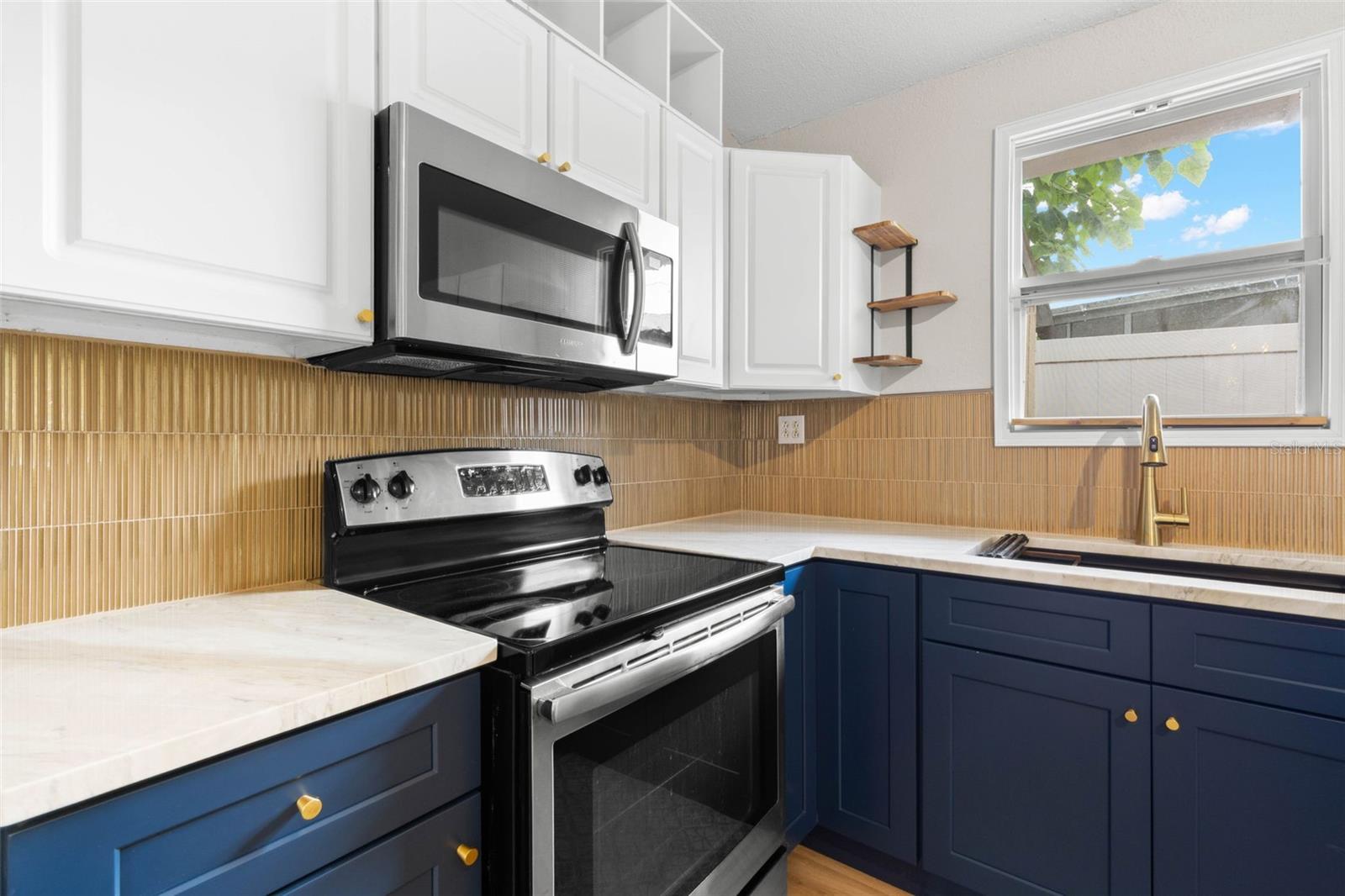 123 N SAFFORD AVE — photo 28