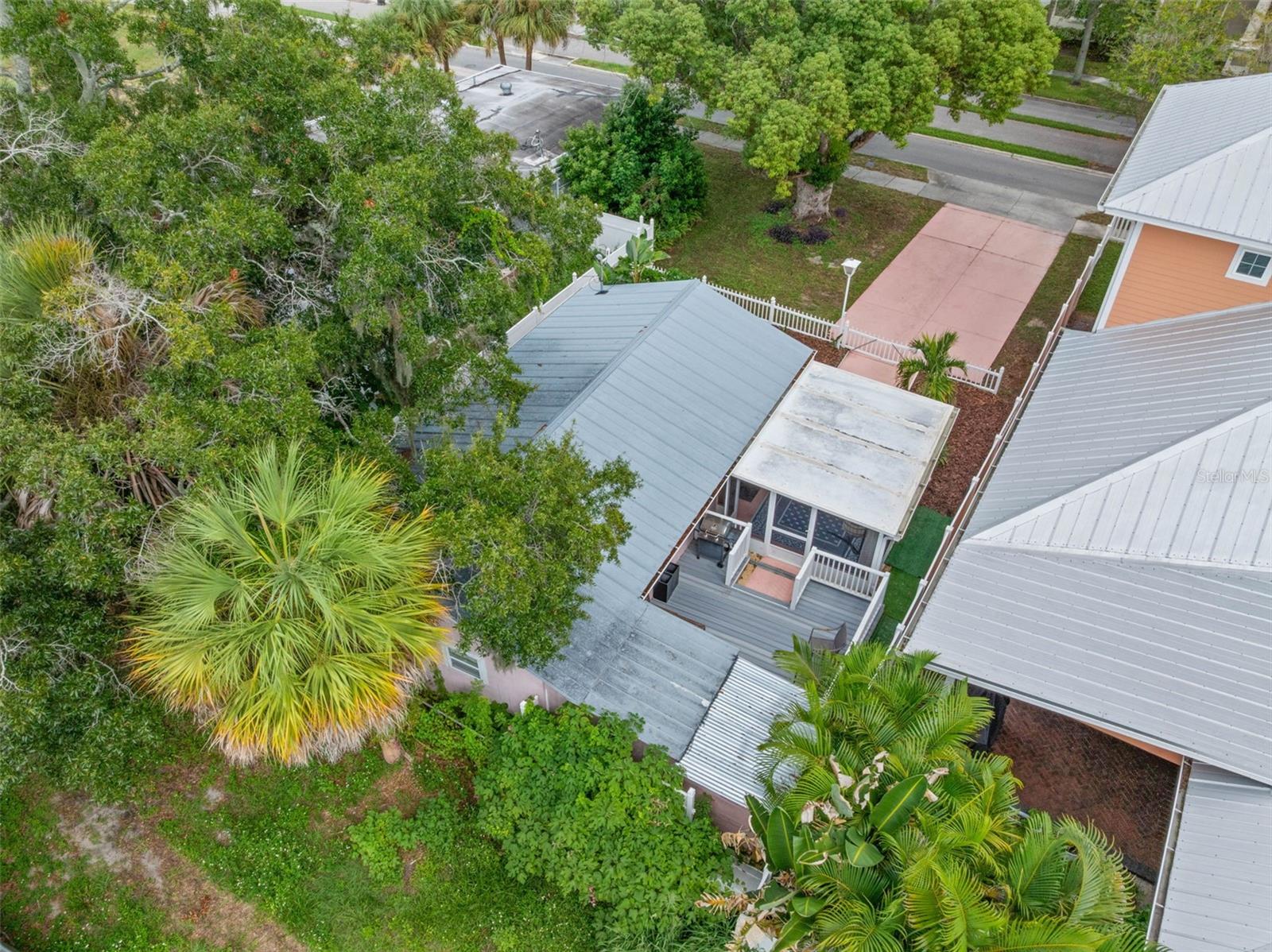 123 N SAFFORD AVE — photo 3