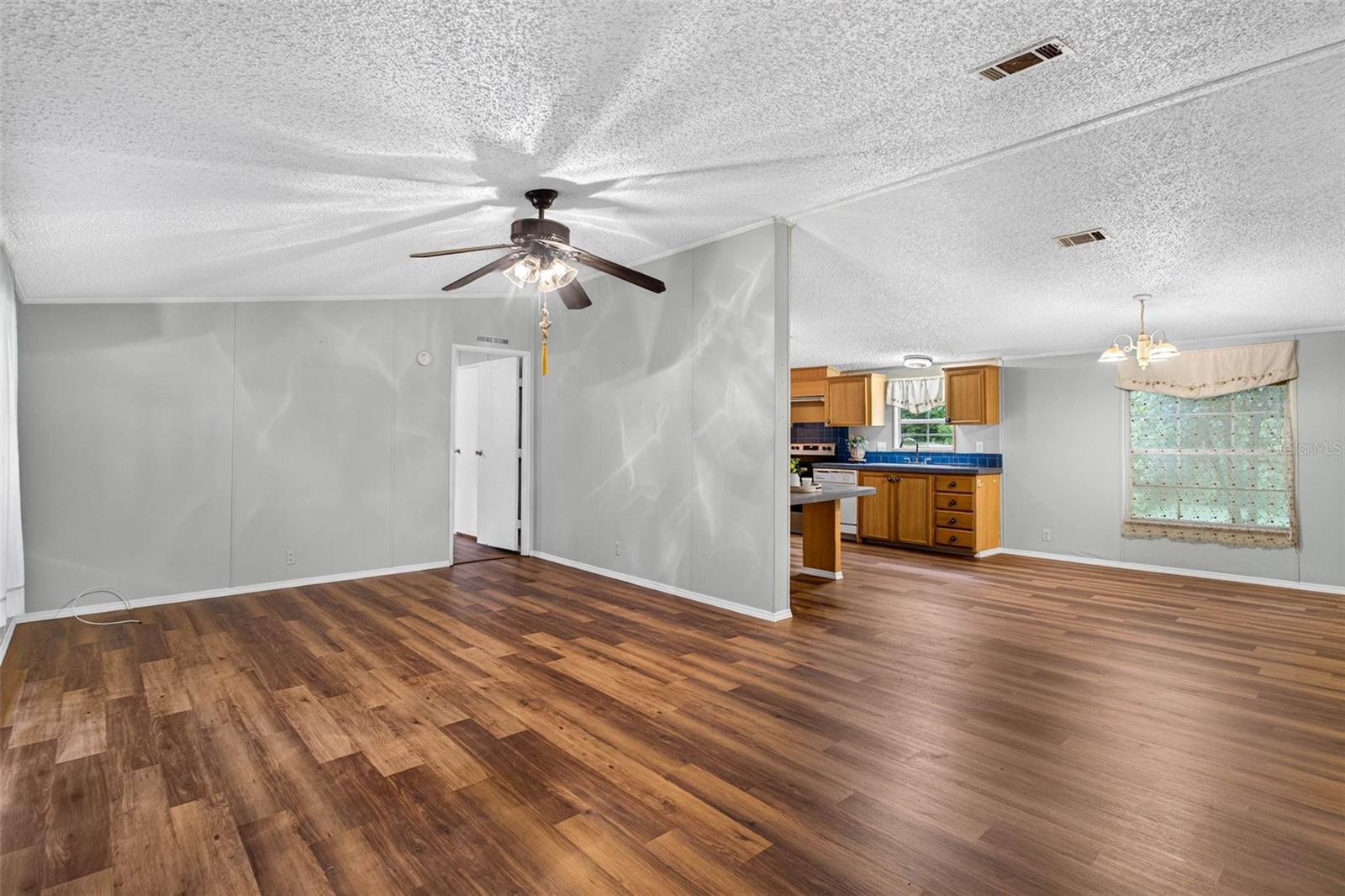 7305 TIMBER CREST LN — photo 6