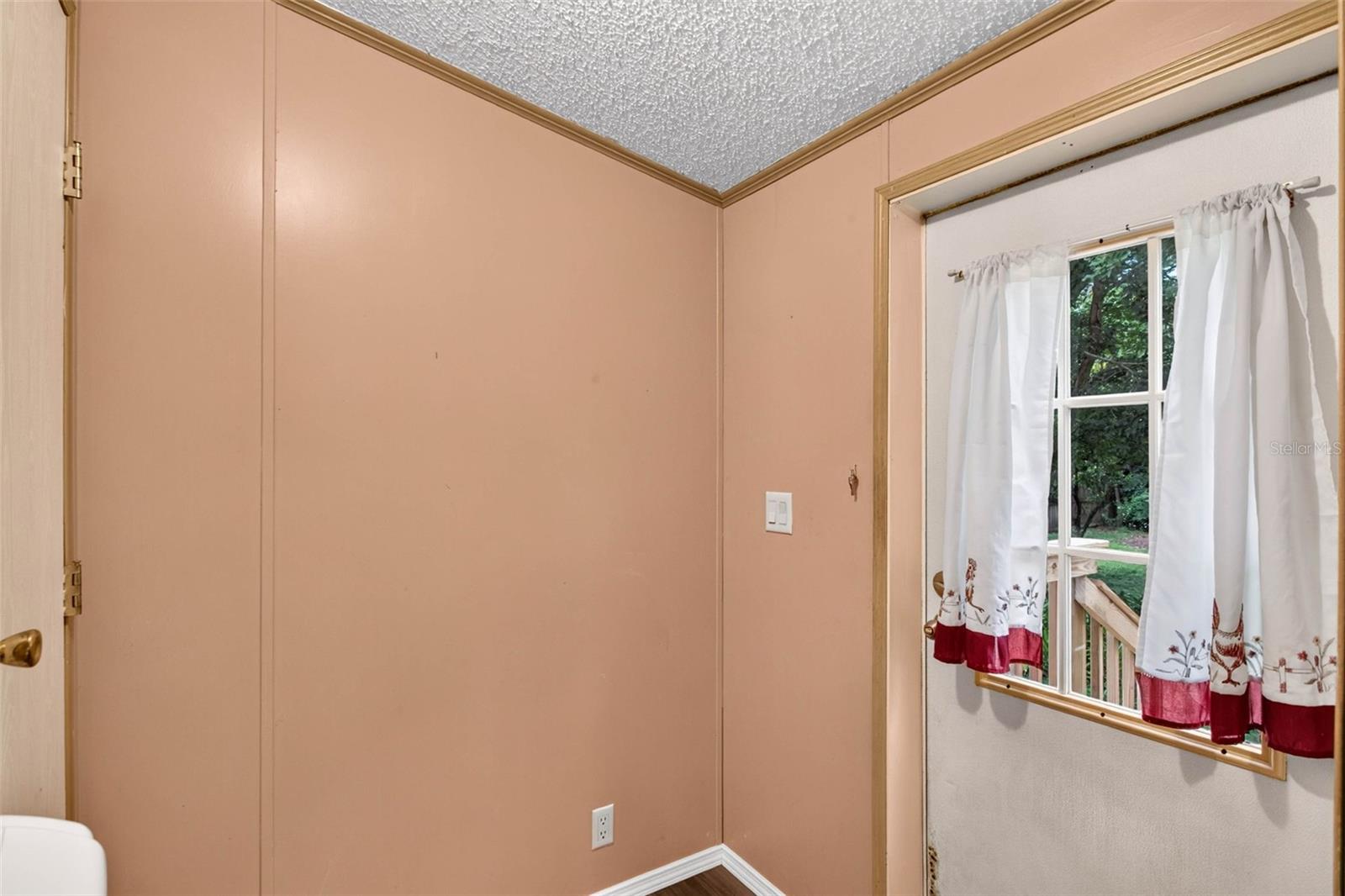 7305 TIMBER CREST LN — photo 19