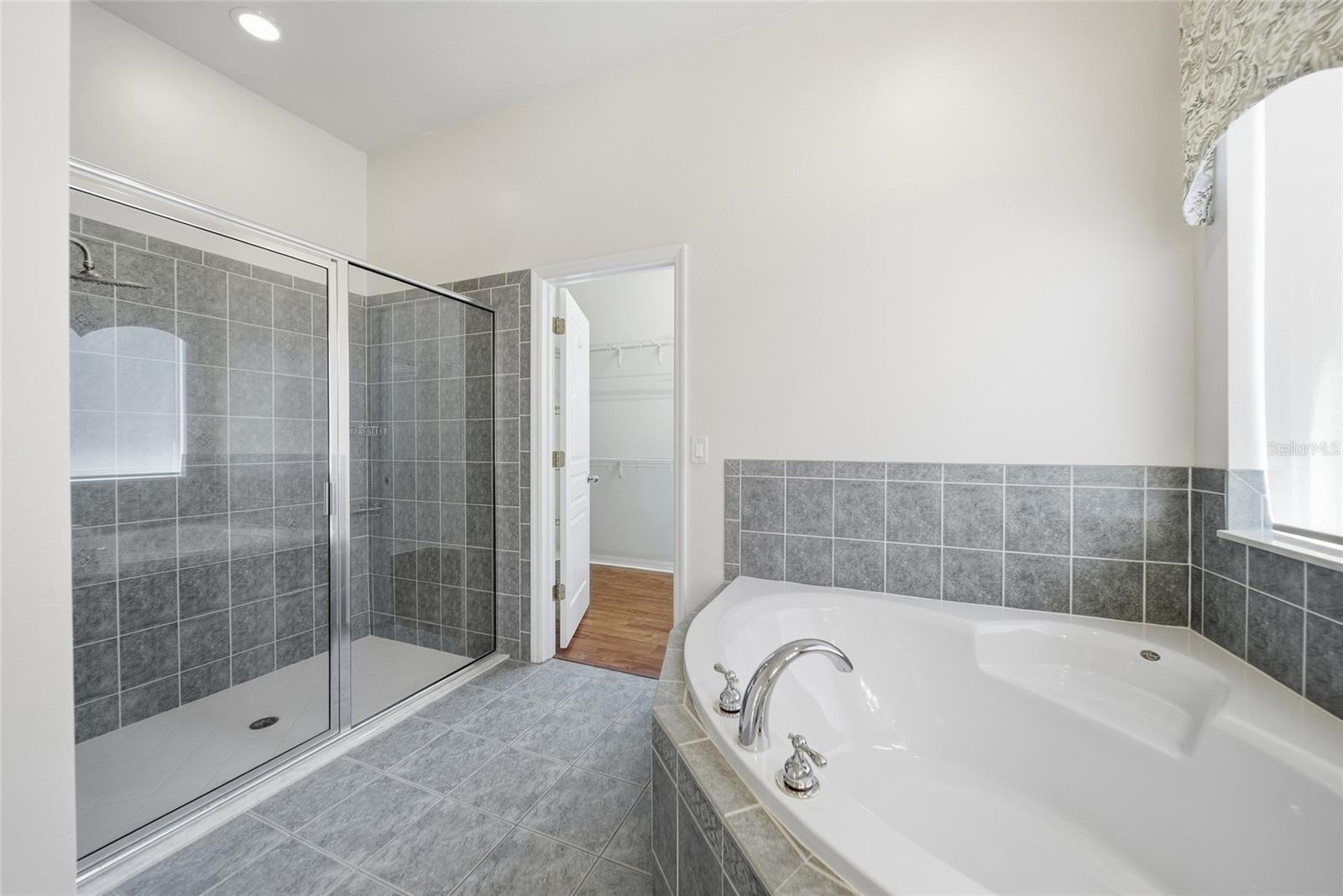7137 DERWENT GLEN CIR — photo 12