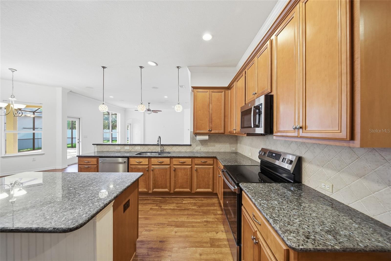 7137 DERWENT GLEN CIR — photo 7