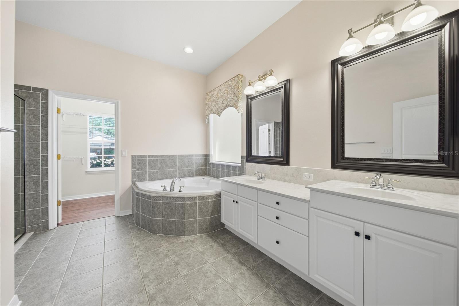 7137 DERWENT GLEN CIR — photo 11
