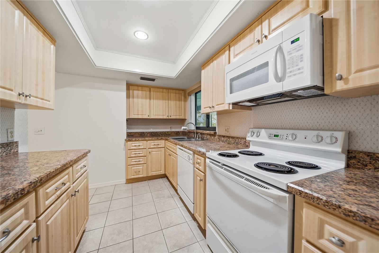 4520 SOUTHAMPTON CT #4520 — photo 12