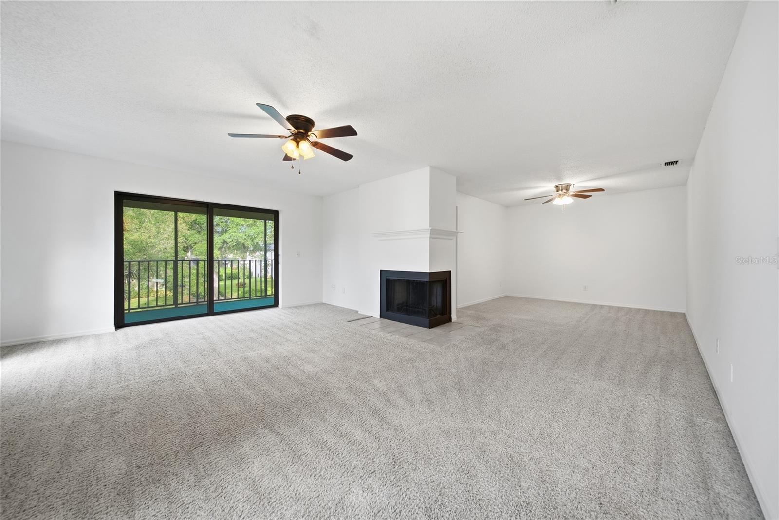 4520 SOUTHAMPTON CT #4520 — photo 3