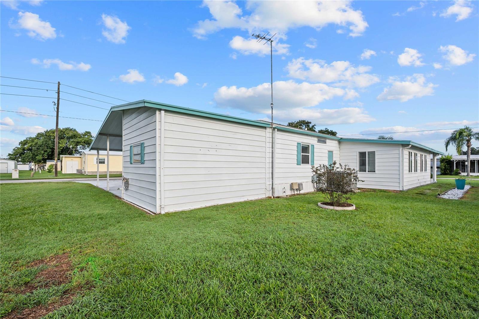 5352 PLANT ST — photo 11