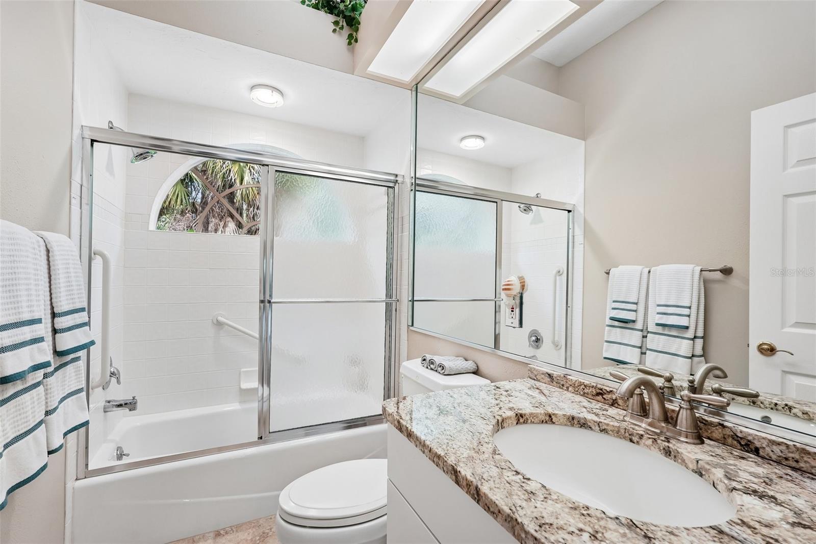 444 FIELDSTONE DR — photo 28