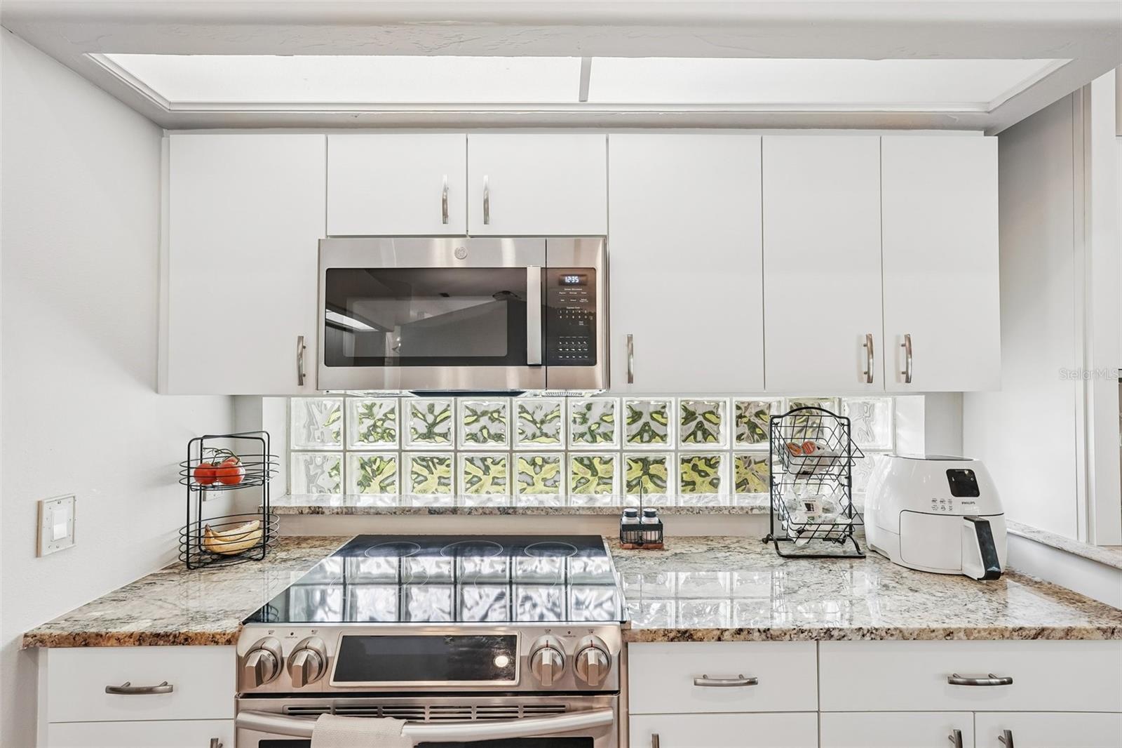 444 FIELDSTONE DR — photo 13