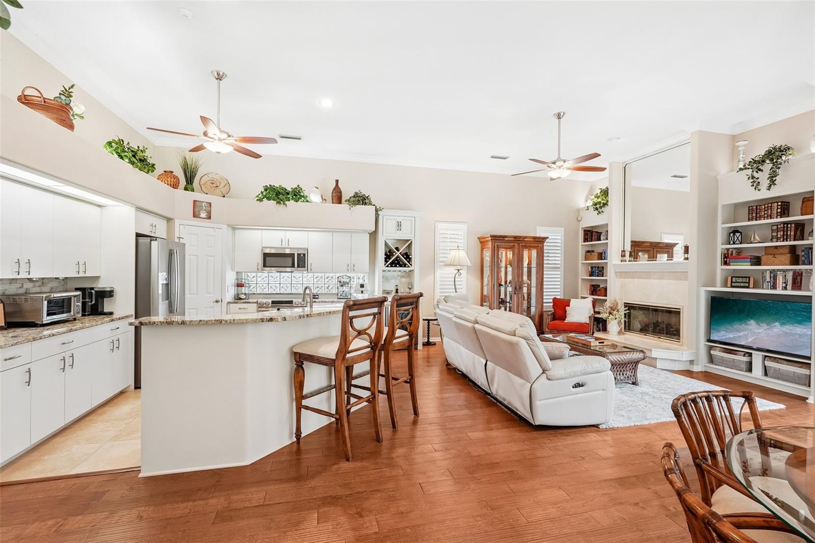 444 FIELDSTONE DR — photo 9
