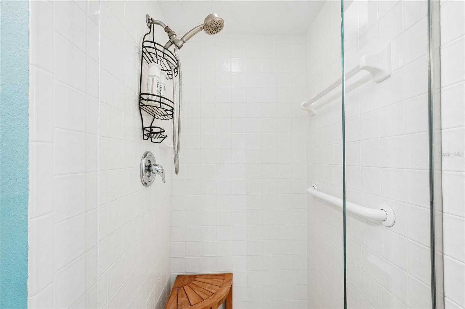 444 FIELDSTONE DR — photo 26