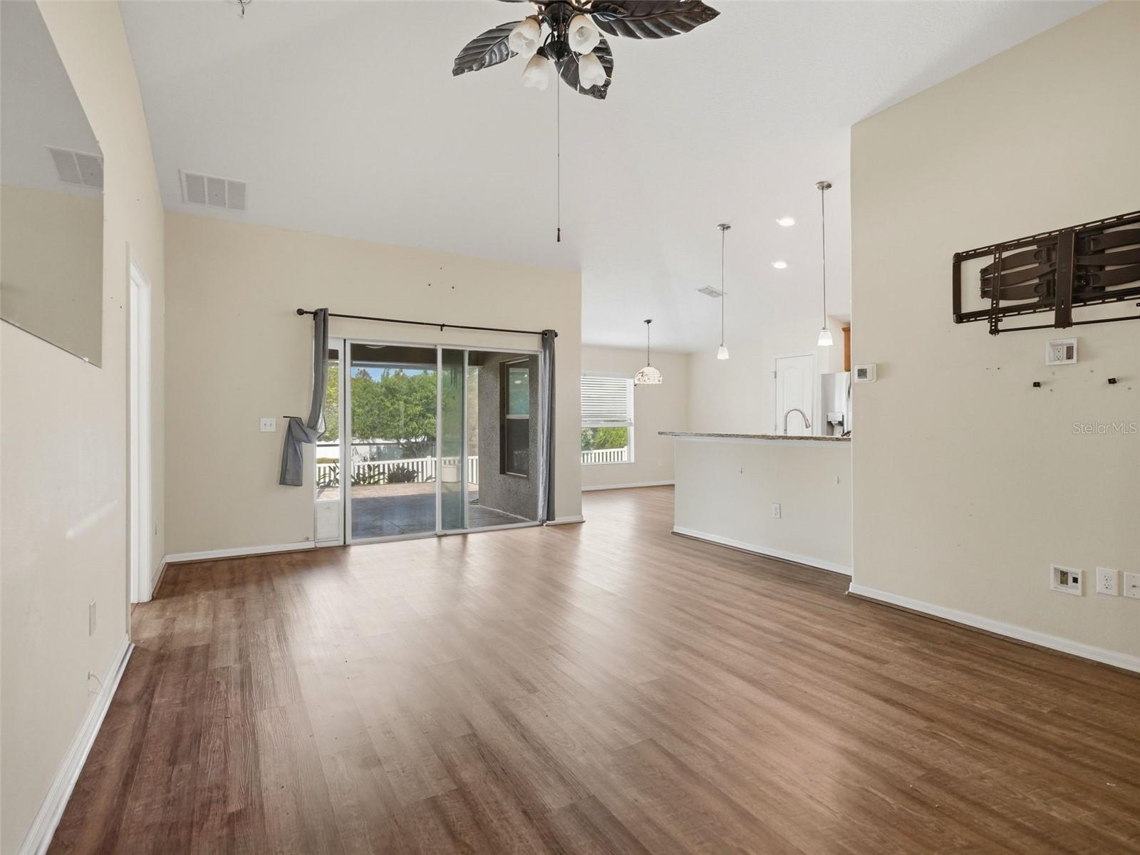 10155 BANKSTON DR — photo 6