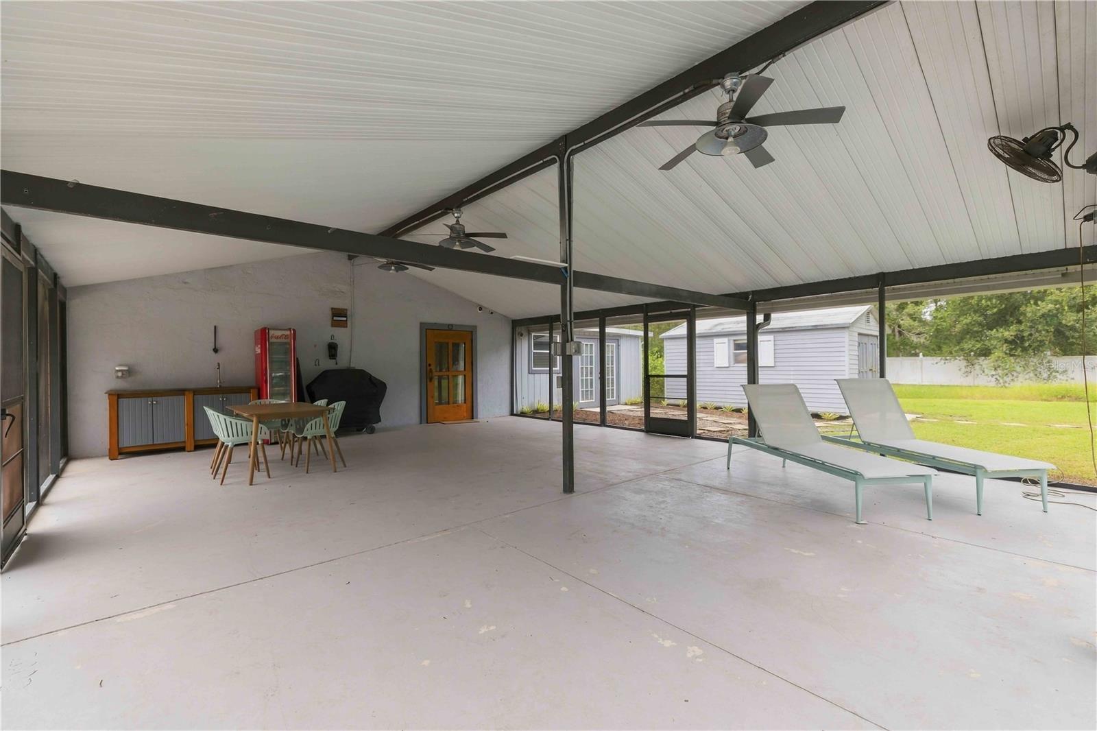 7402 CASTLE DR — photo 43