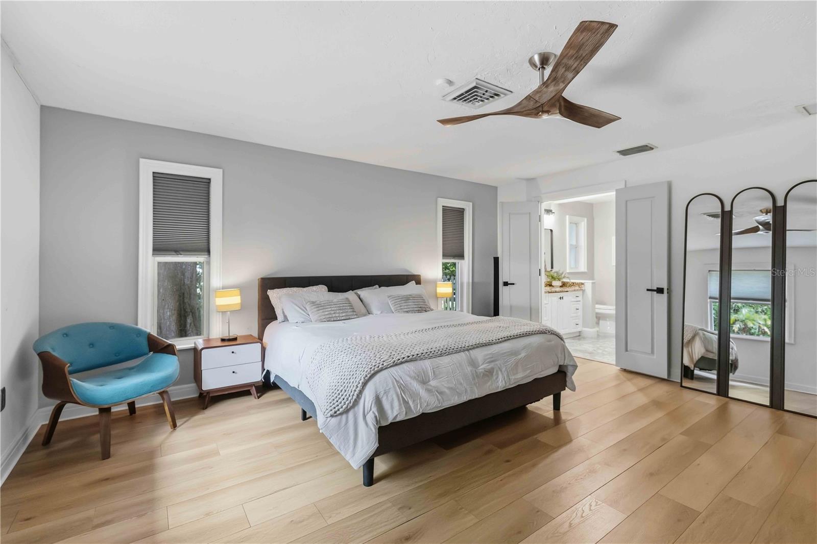 7402 CASTLE DR — photo 22