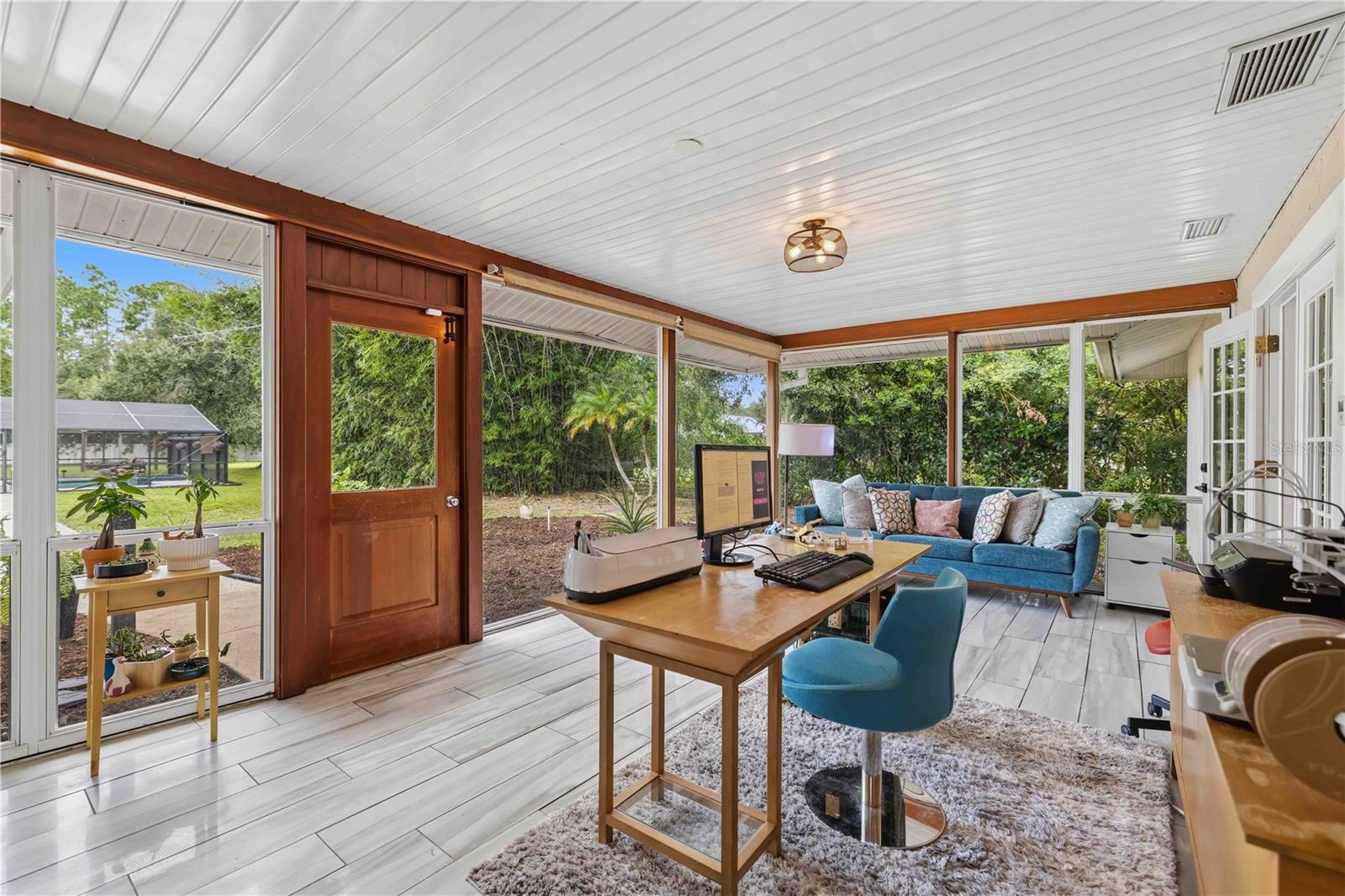 7402 CASTLE DR — photo 32