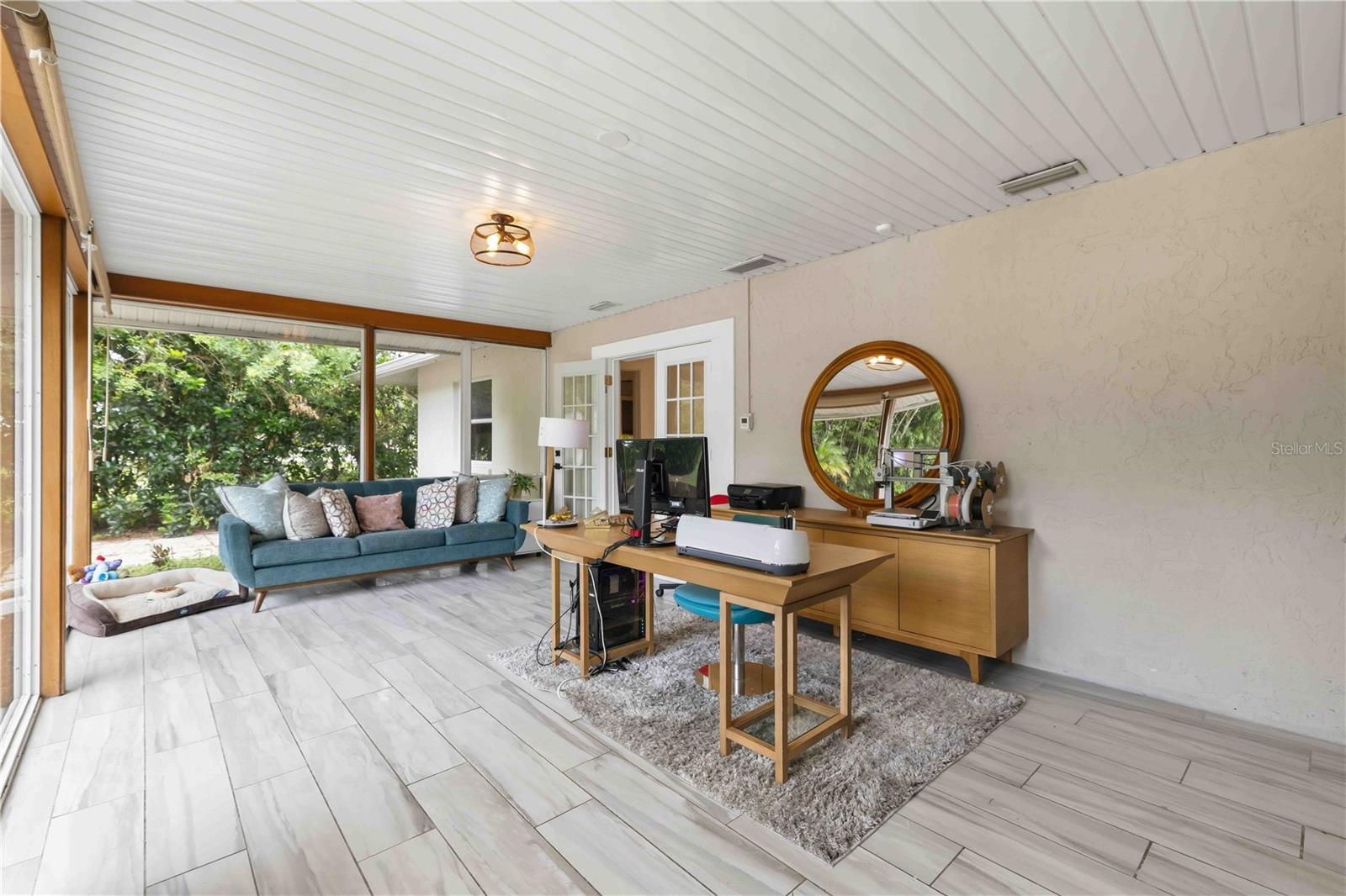 7402 CASTLE DR — photo 33