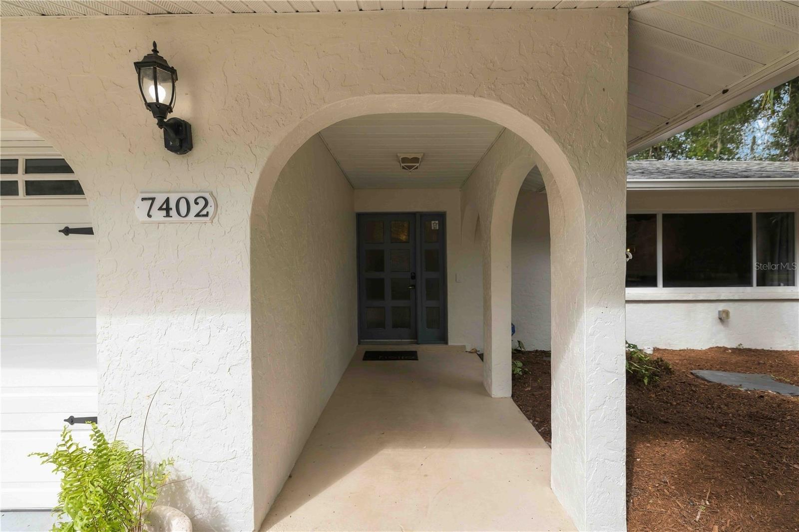 7402 CASTLE DR — photo 7