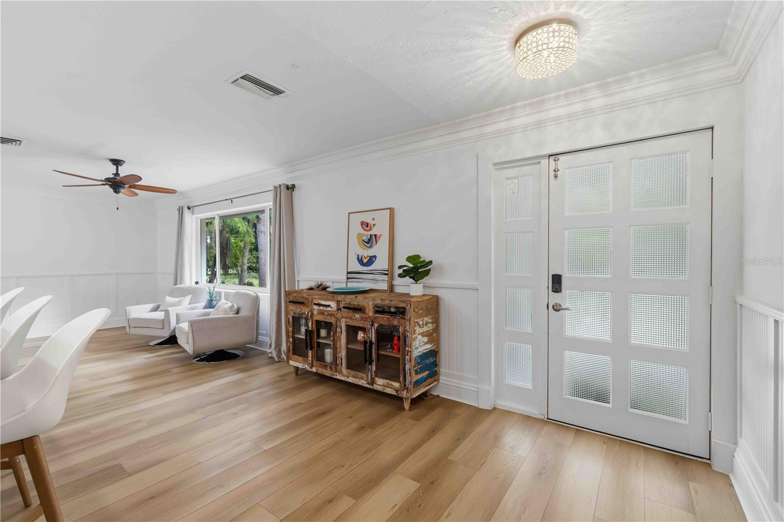 7402 CASTLE DR — photo 8
