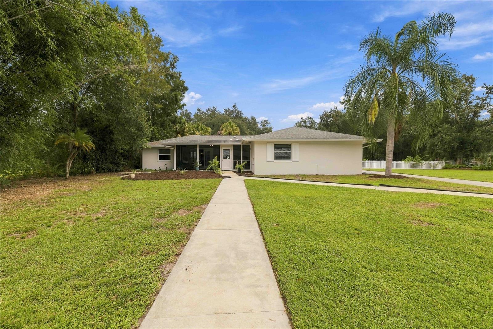 7402 CASTLE DR — photo 34