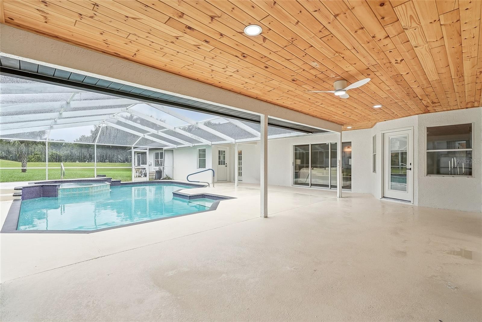 2602 S MILLER RD — photo 3