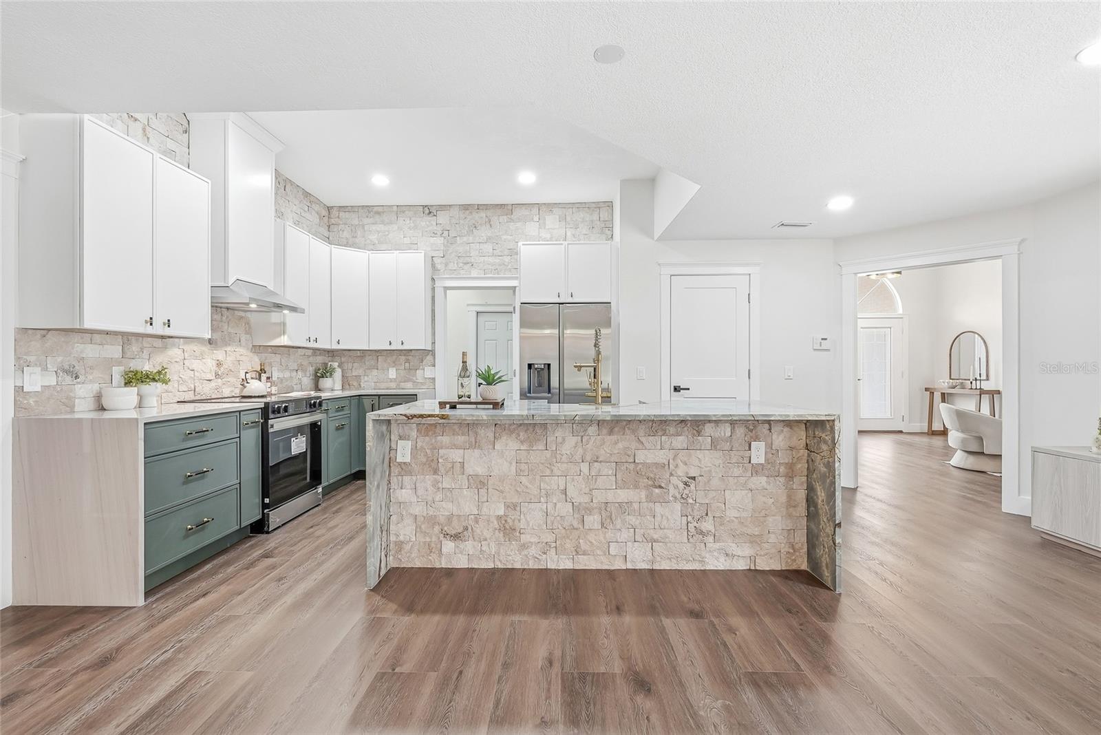 2602 S MILLER RD — photo 15