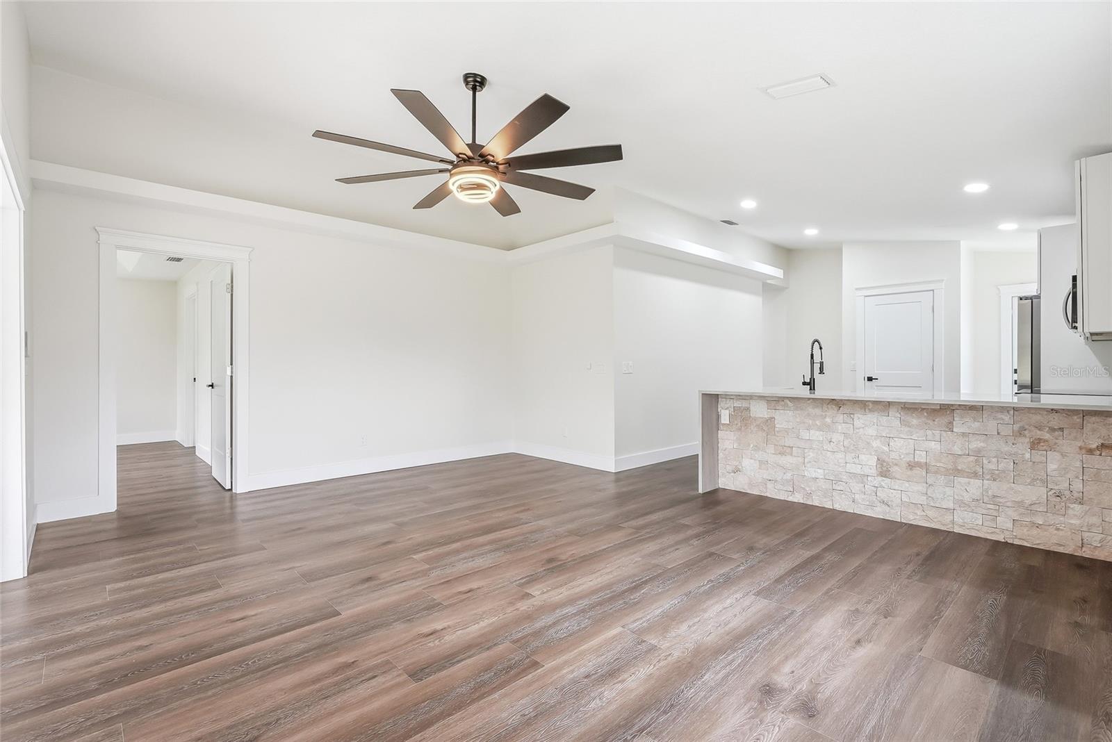 2602 S MILLER RD — photo 53