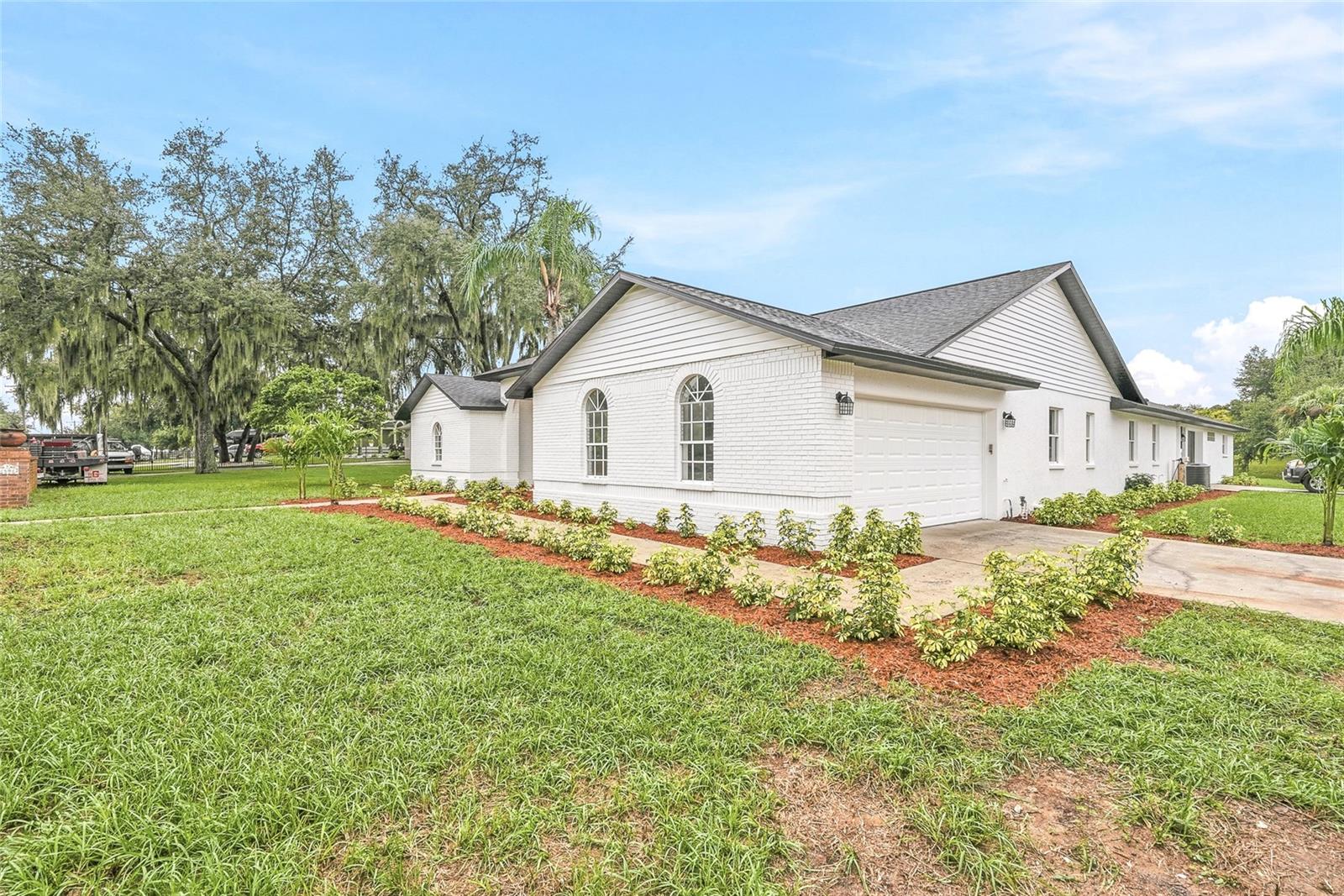 2602 S MILLER RD — photo 78