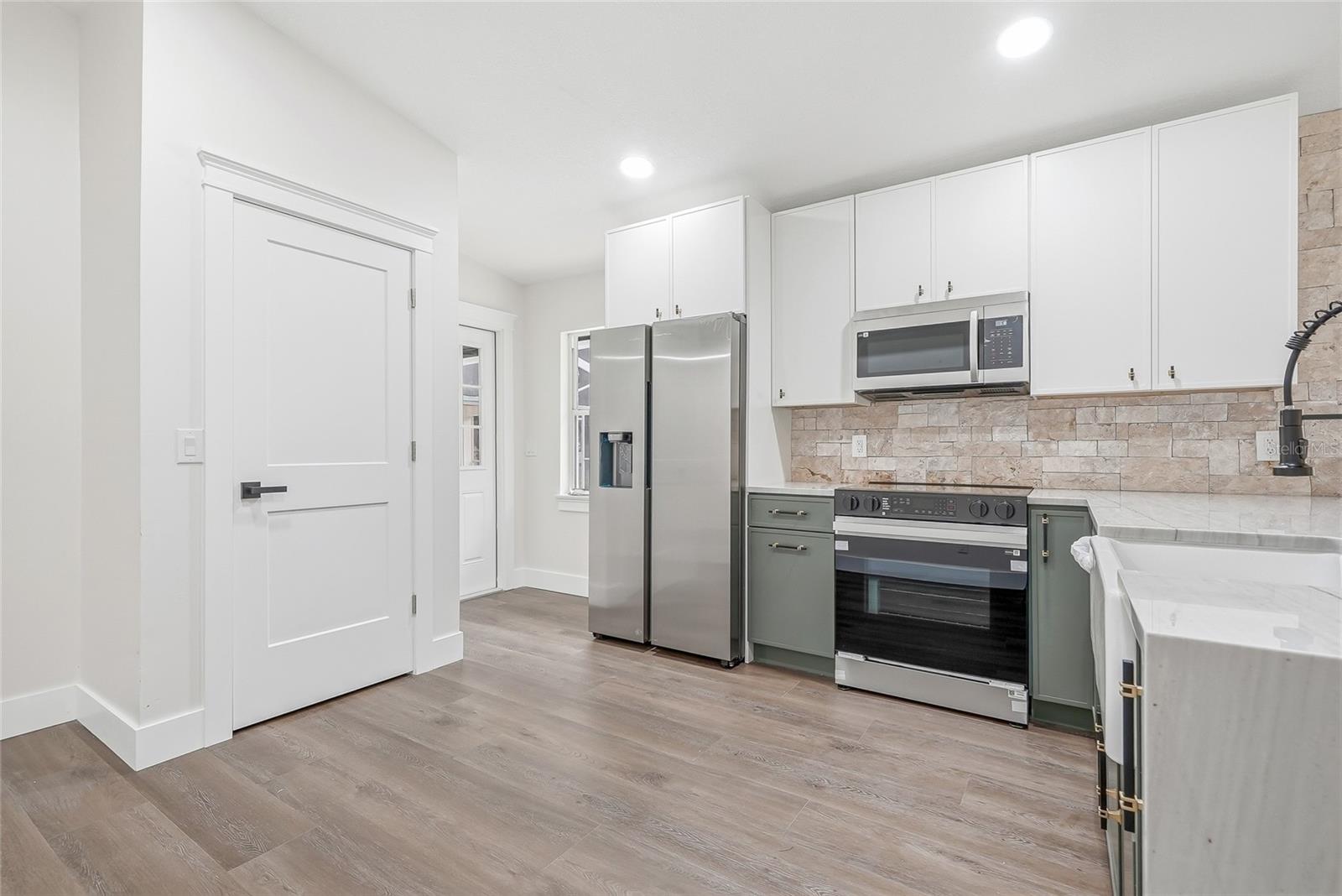 2602 S MILLER RD — photo 48