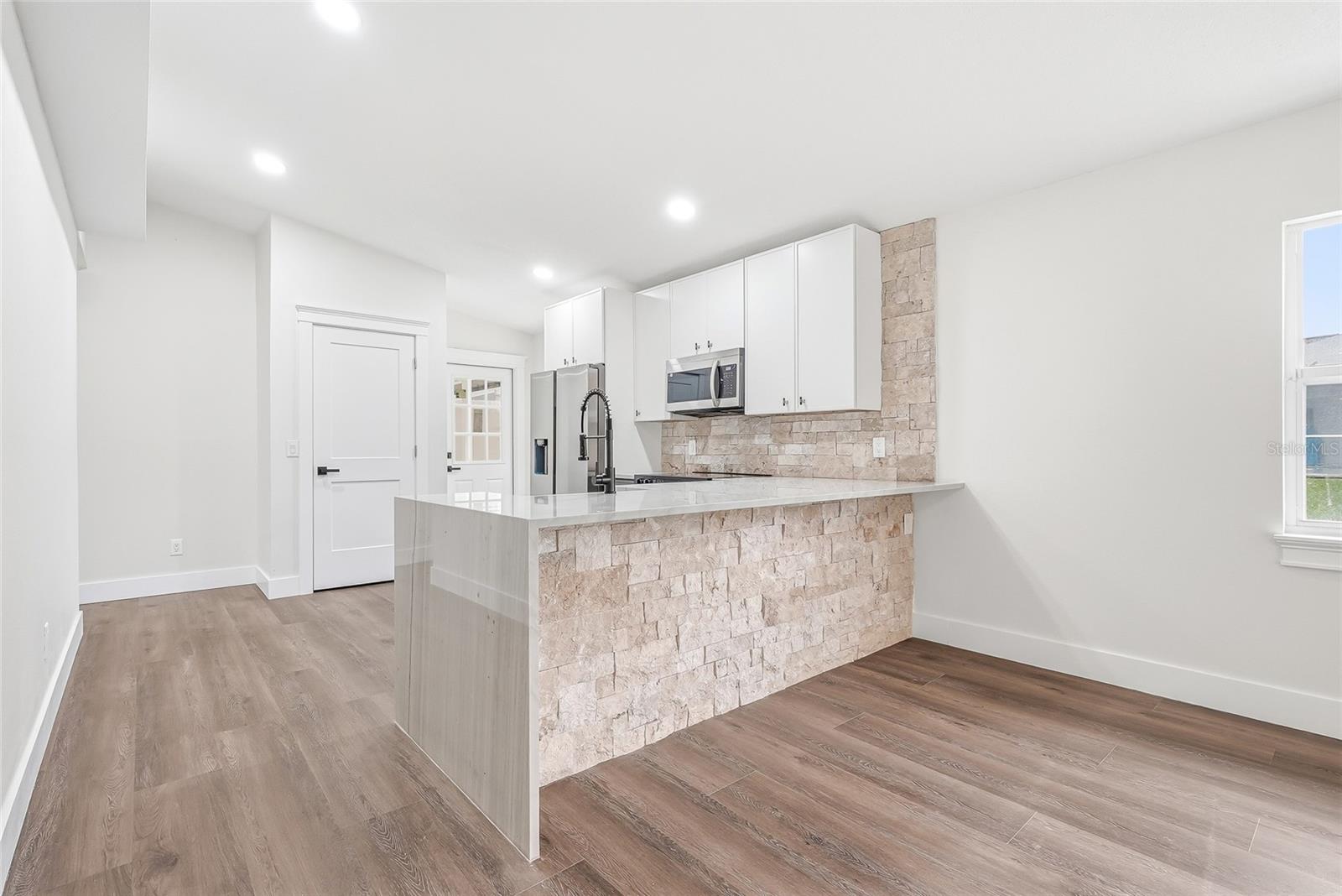 2602 S MILLER RD — photo 49