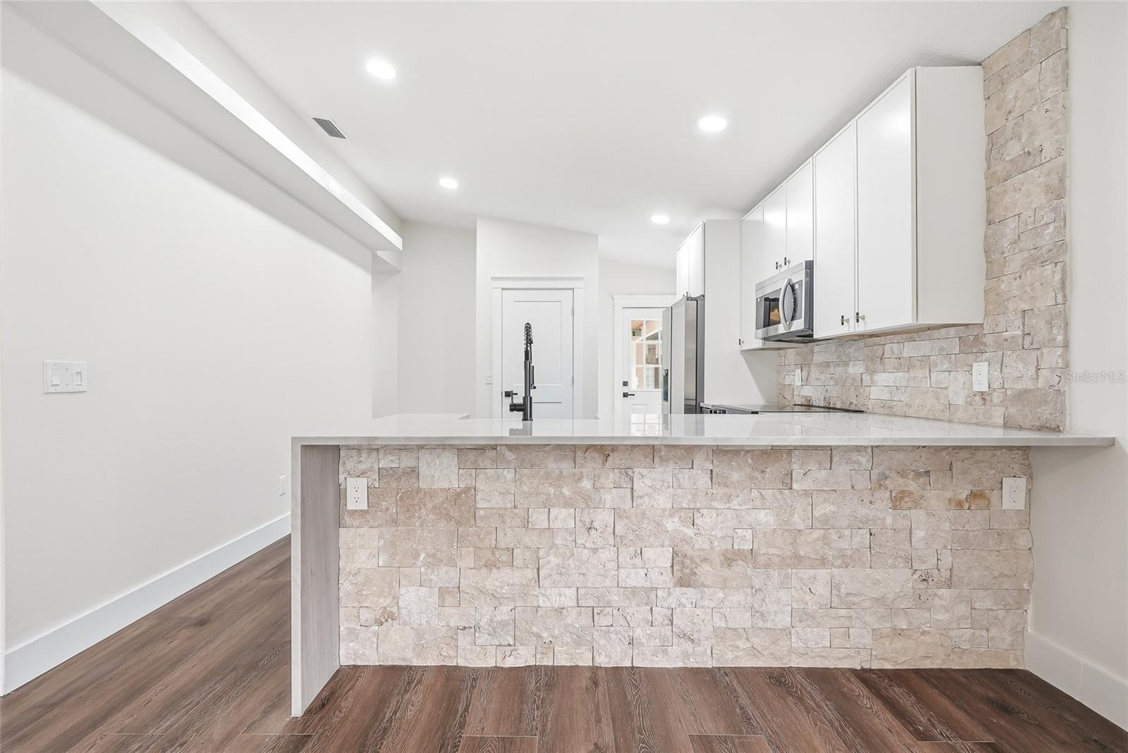 2602 S MILLER RD — photo 50